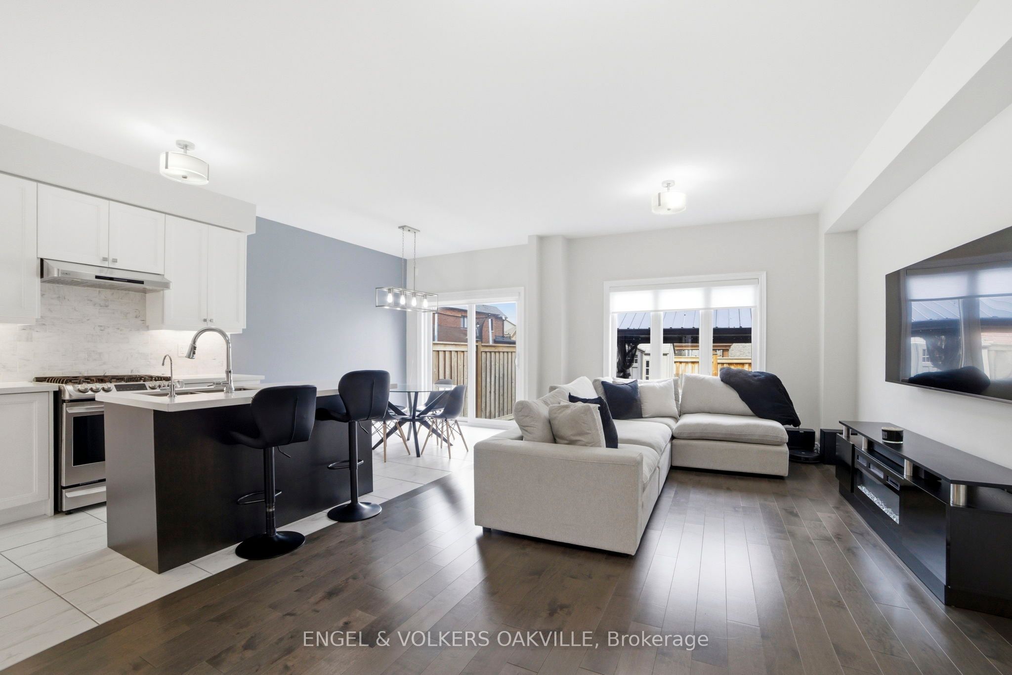 183 Sutherland Avenue, Bradford West Gwillimbury, ON L3Z 4H6 photo 5