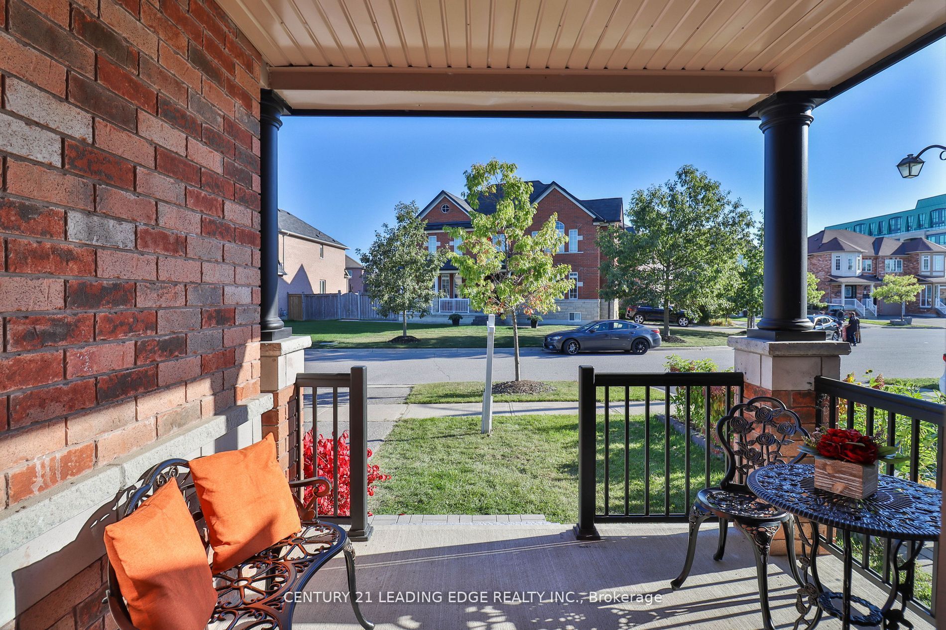15 Robertdale Court, Whitchurch-Stouffville, ON L4A 0Y5 photo 3