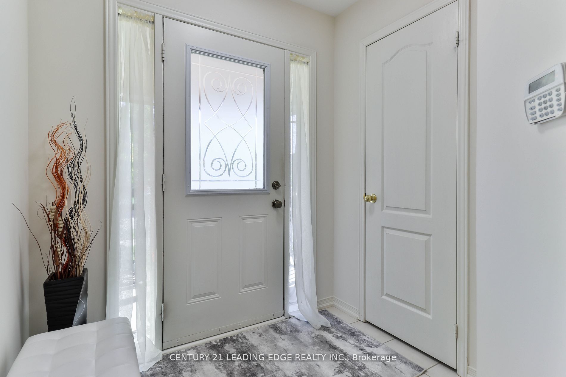 15 Robertdale Court, Whitchurch-Stouffville, ON L4A 0Y5 photo 4