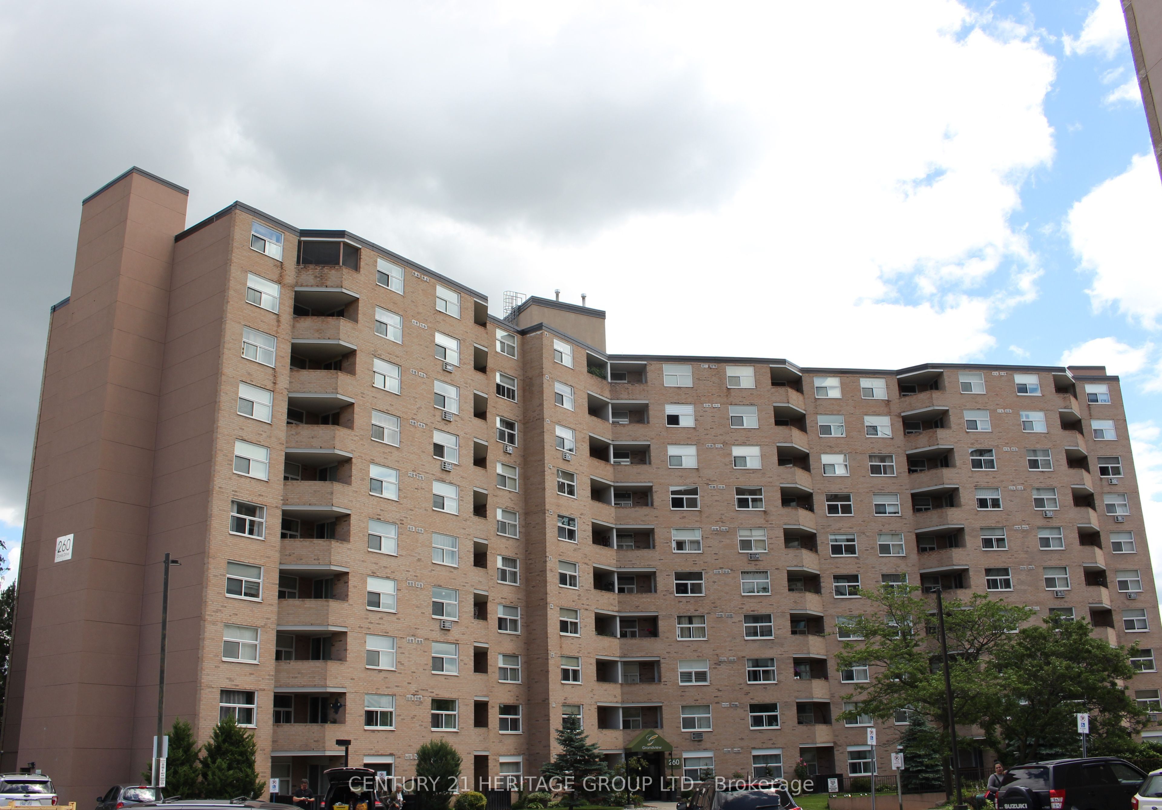 260 Davis Drive 204, Newmarket, ON L3Y 7C3