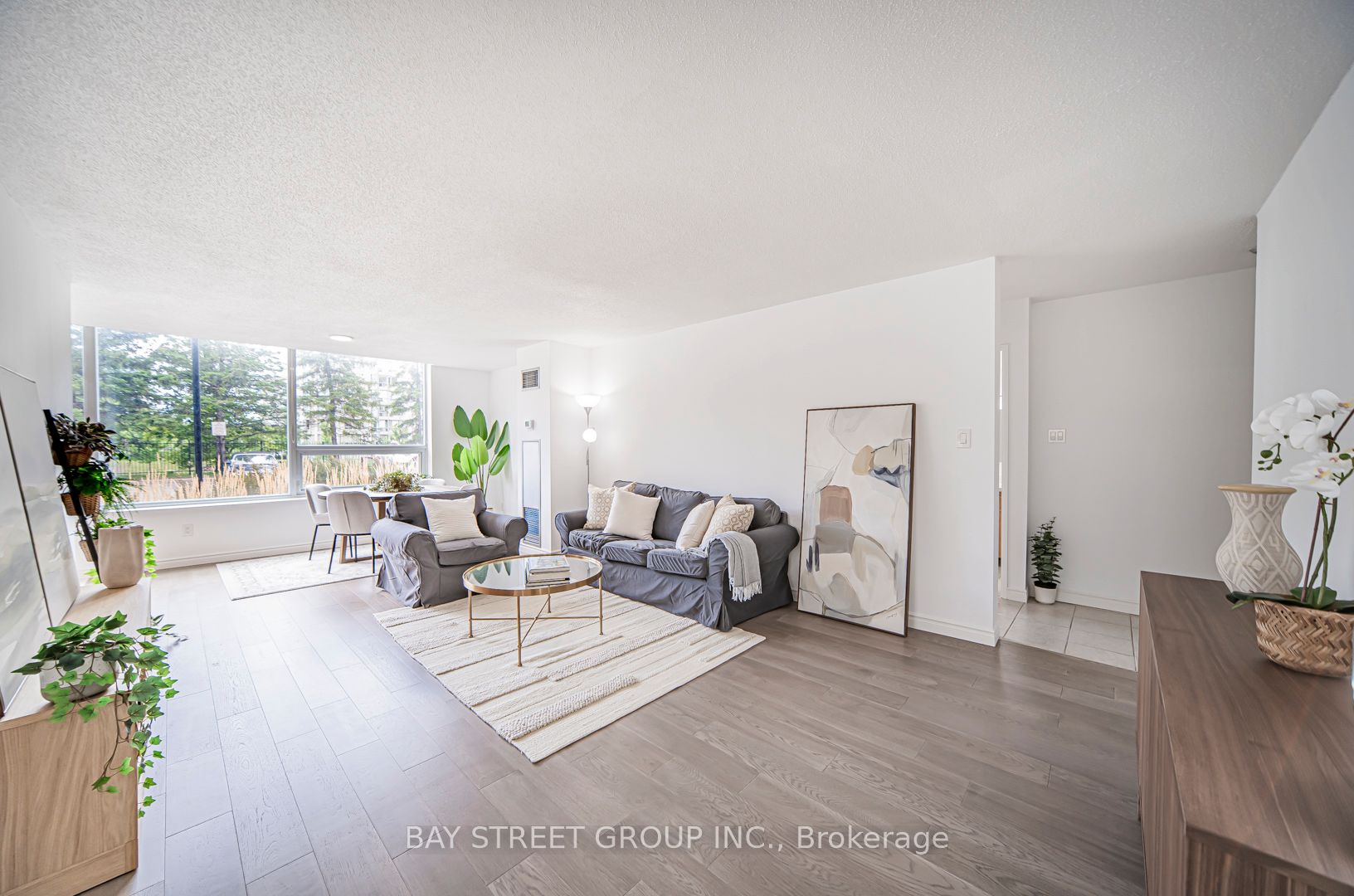 326 Major Mackenzie Drive E 102, Richmond Hill, ON L4C 8T4 photo 4