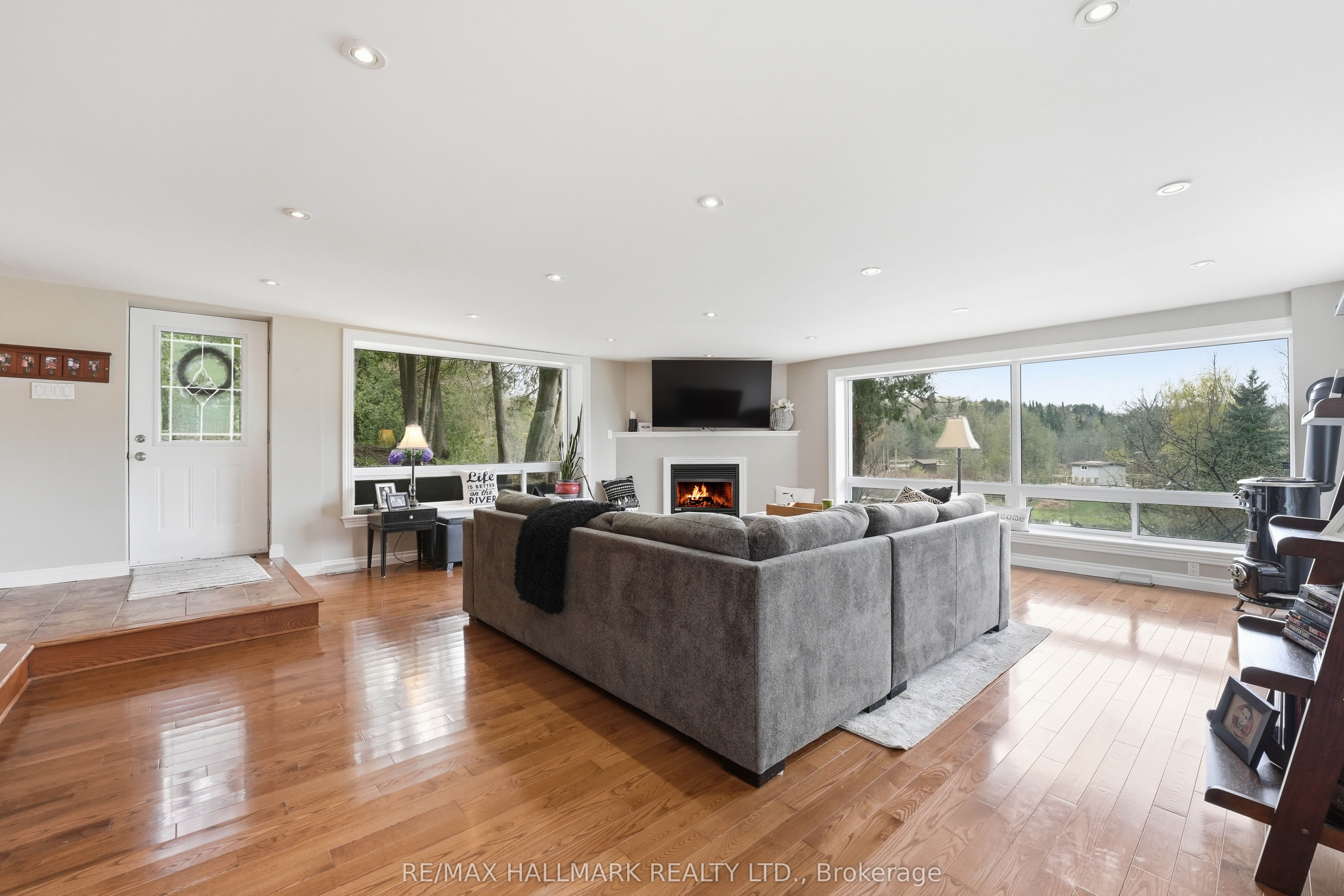 104 Riverbank Drive, Georgina, ON L0E 1N0 photo 4