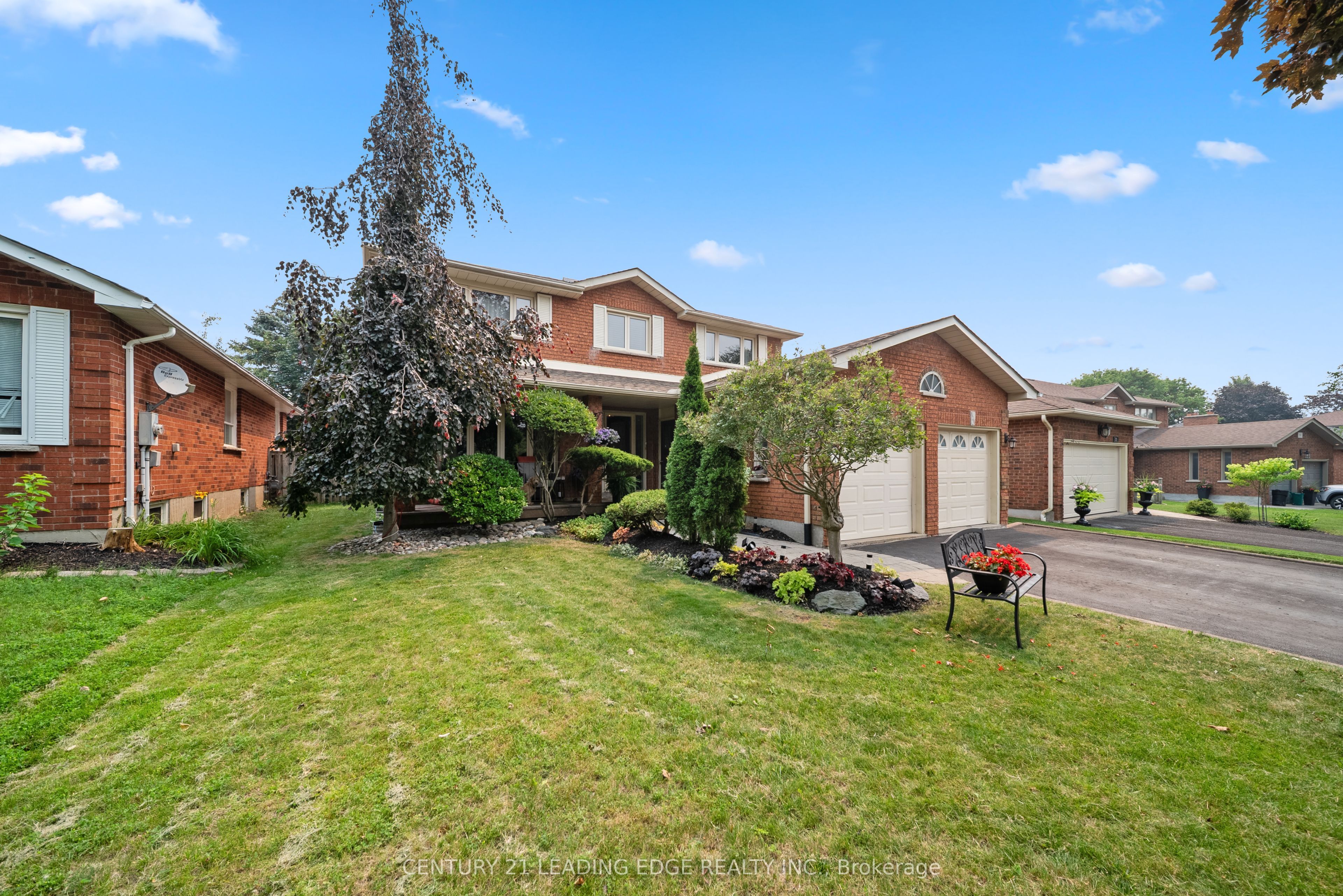 135 Aspen Crescent, Whitchurch-Stouffville, ON L4A 5C8 photo 2