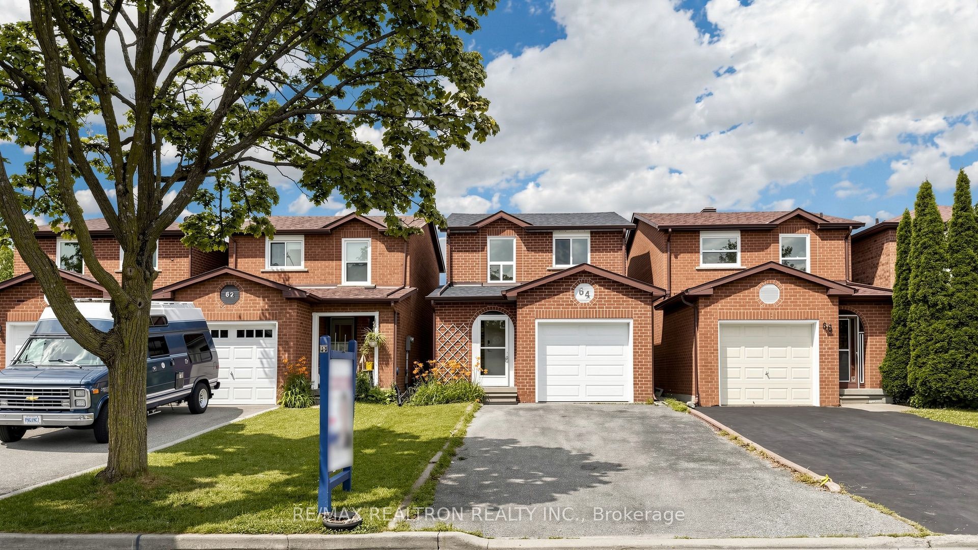 64 Dunbar Crescent, Markham, ON L3R 6W6 photo 2