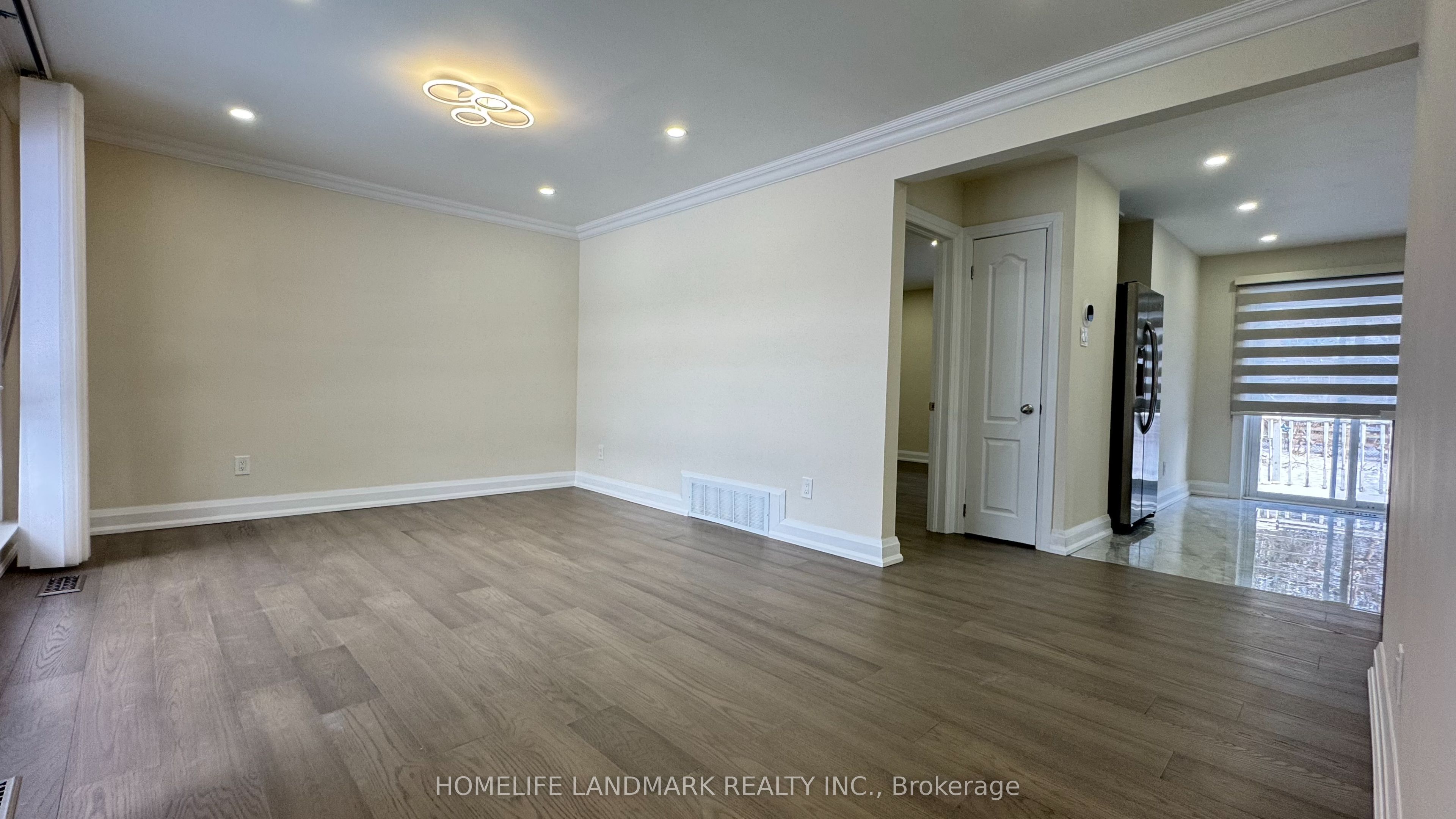 95 Sussex Avenue (Main), Richmond Hill, ON L4C 2E8 photo 5
