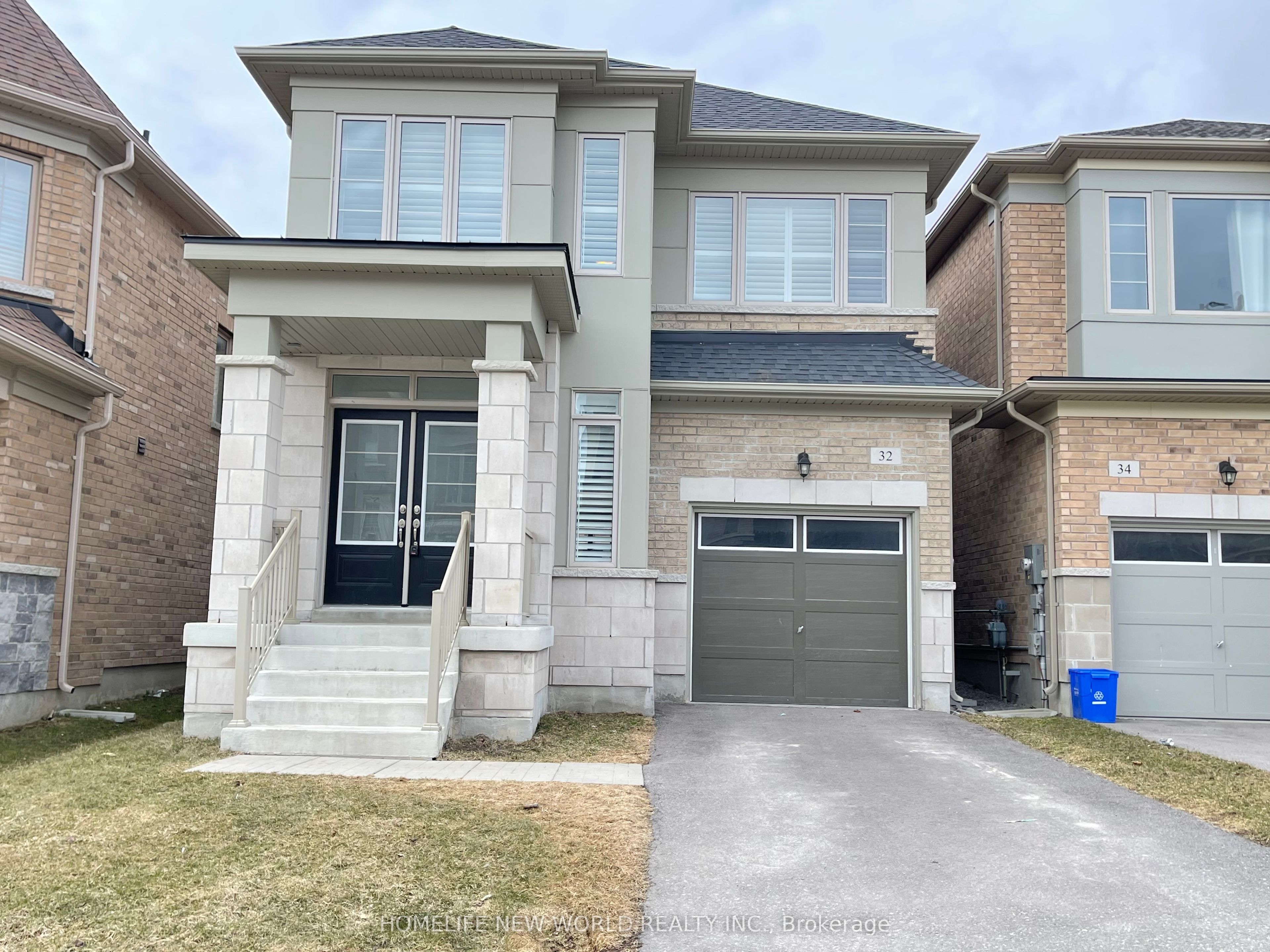 32 Falconridge Terrace, East Gwillimbury, ON L9N 0R2