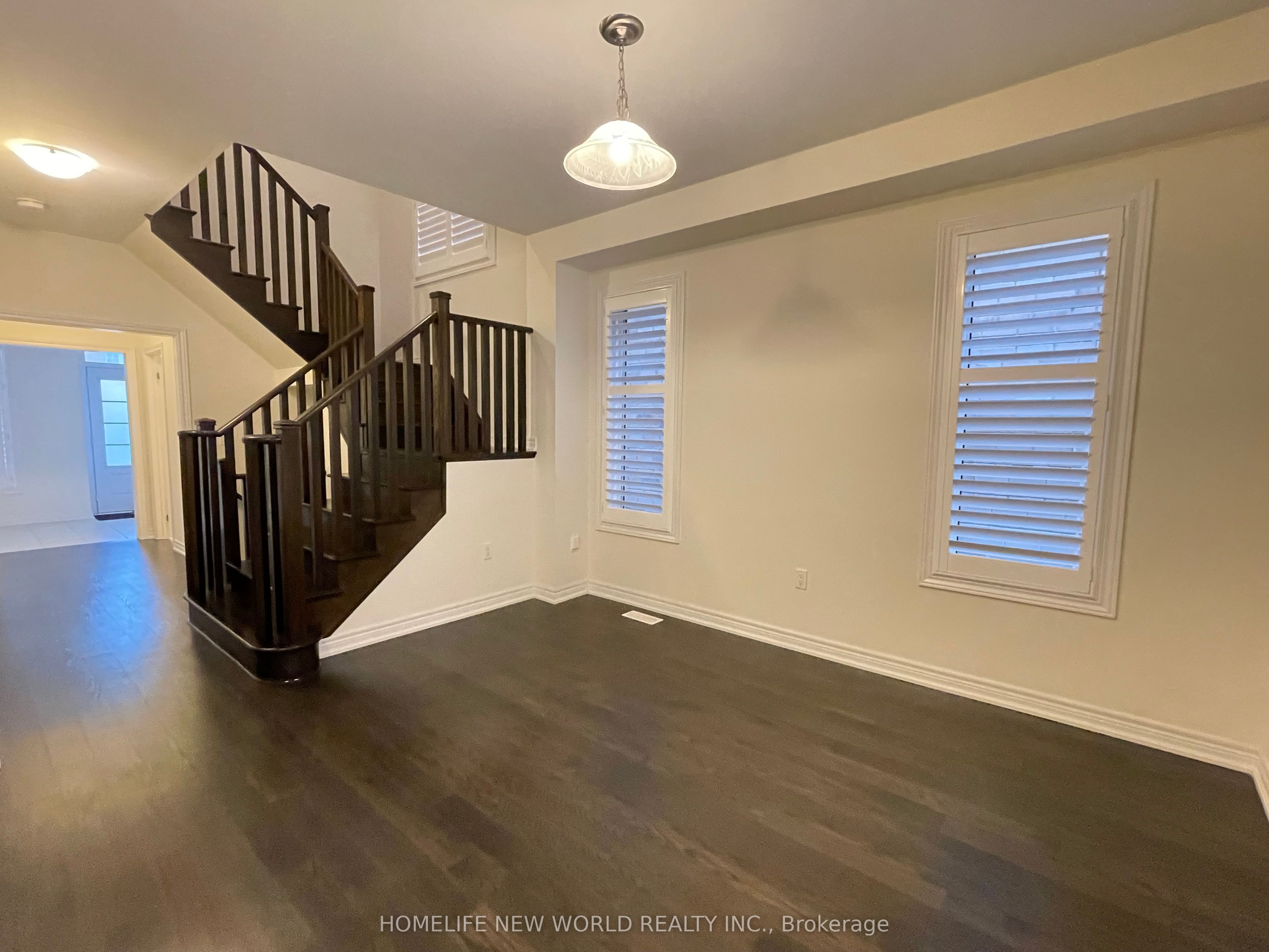 32 Falconridge Terrace, East Gwillimbury, ON L9N 0R2 photo 3
