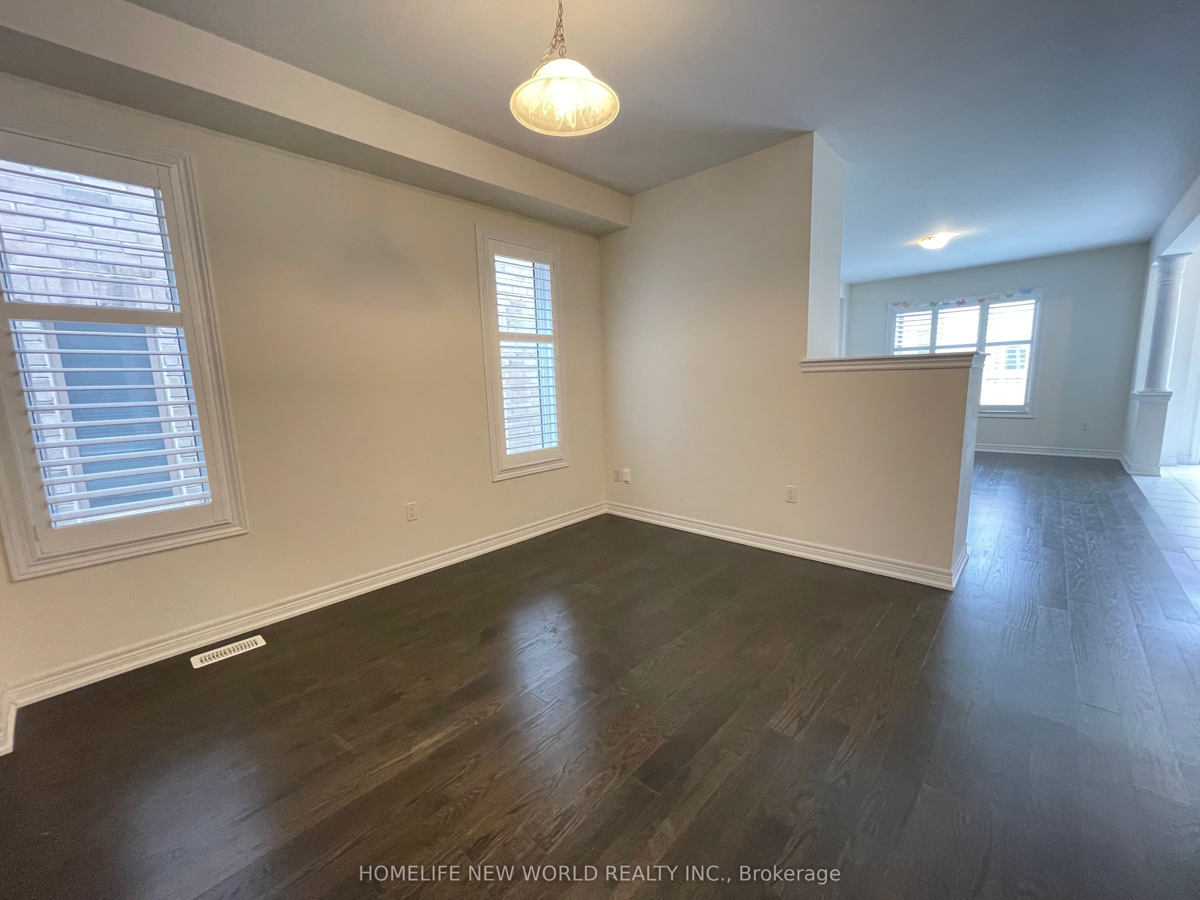 32 Falconridge Terrace, East Gwillimbury, ON L9N 0R2 photo 5