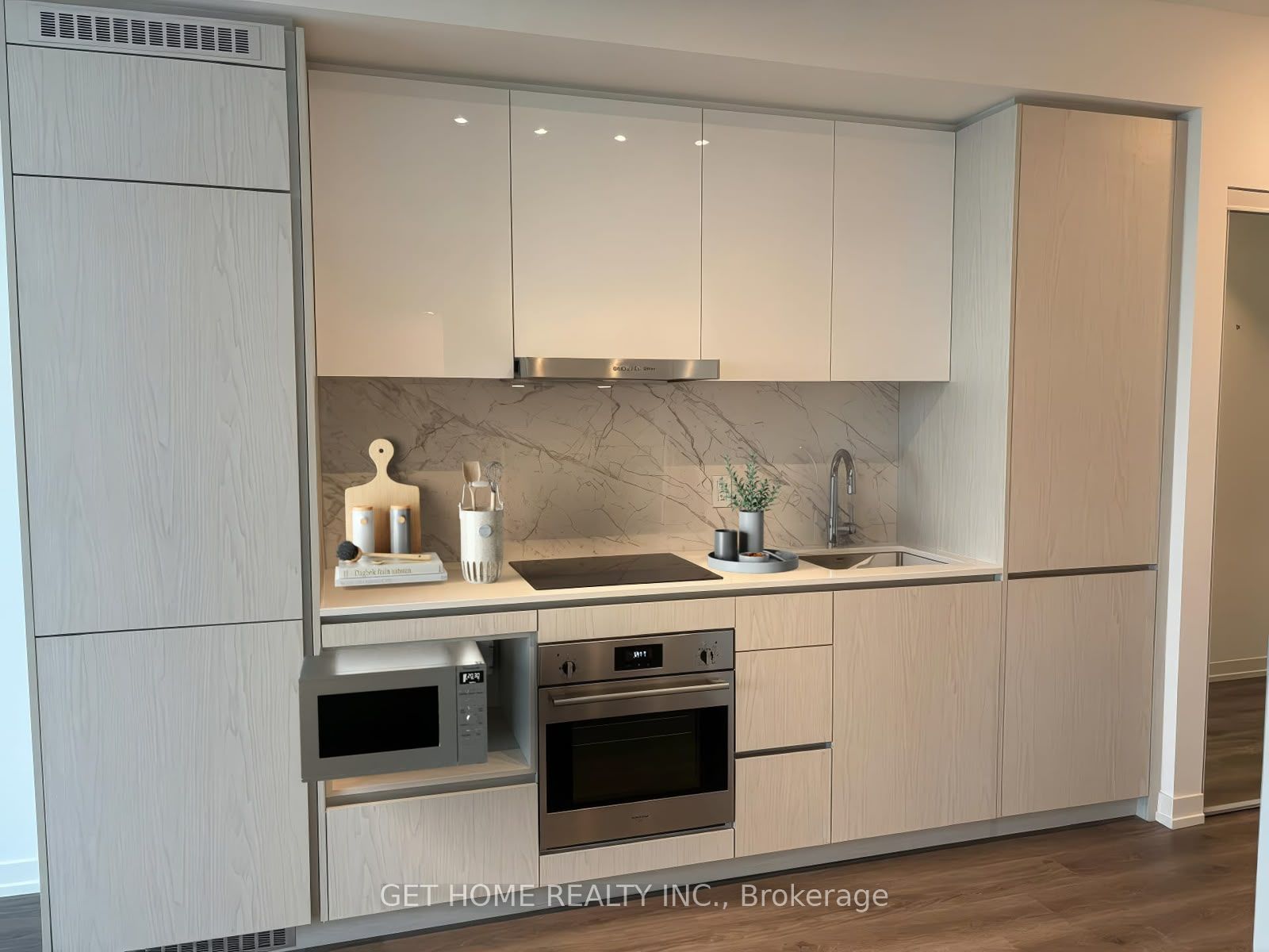 28 Interchange Way 2201, Vaughan, ON L4K 0P8 photo 5