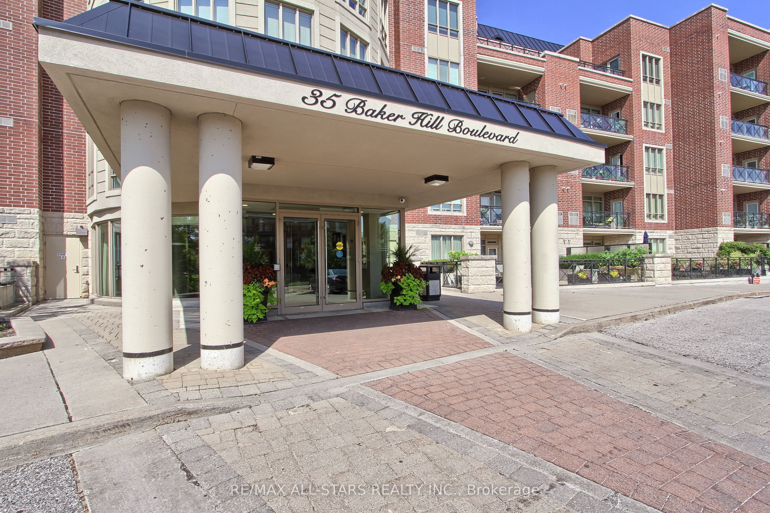 35 Baker Hill Boulevard 322, Whitchurch-Stouffville, ON L4A 1P8 photo 2
