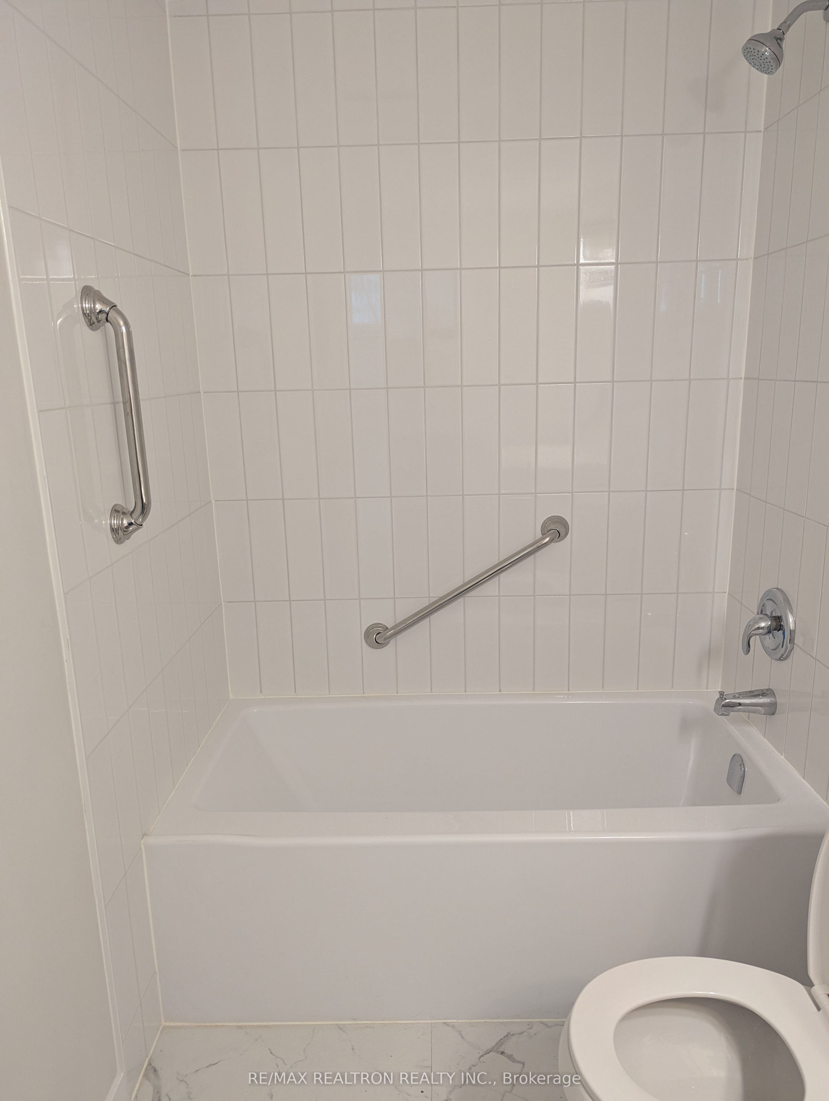 47B Drury Street, Bradford West Gwillimbury, ON L3Z 1W9 photo 5