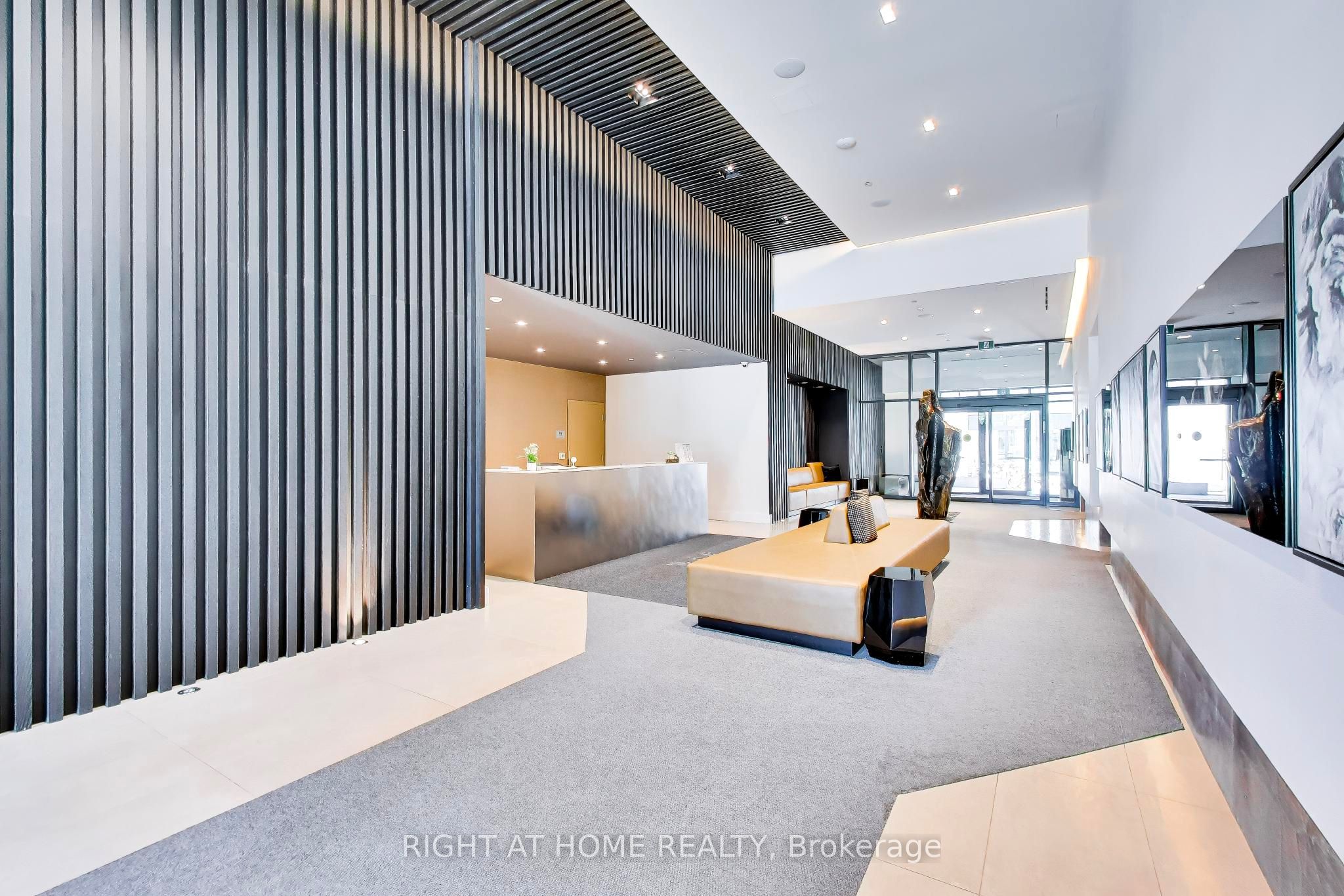 8868 Yonge Street 208E, Richmond Hill, ON L4C 0T4 photo 4