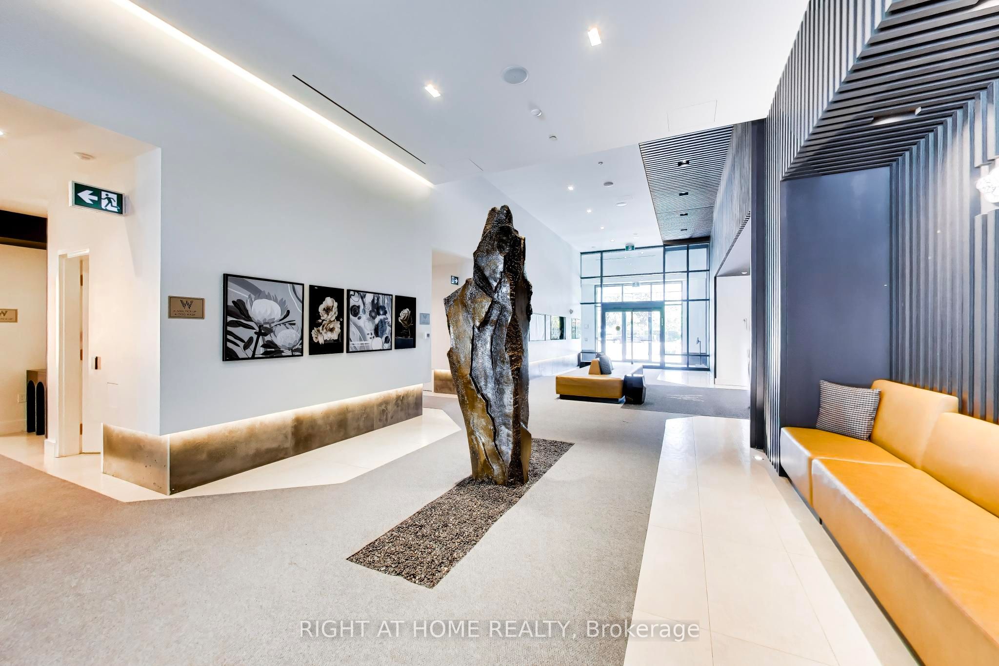 8868 Yonge Street 208E, Richmond Hill, ON L4C 0T4 photo 5