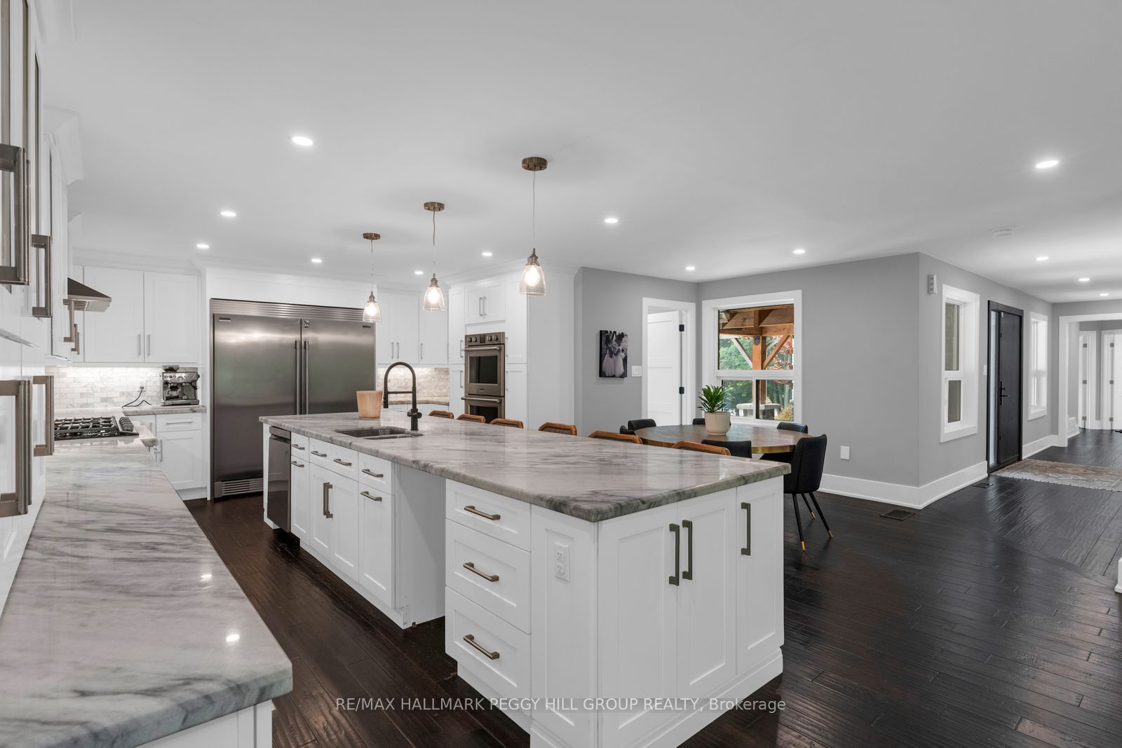 1814 Quantz Crescent, Innisfil, ON L9S 1X2 photo 5