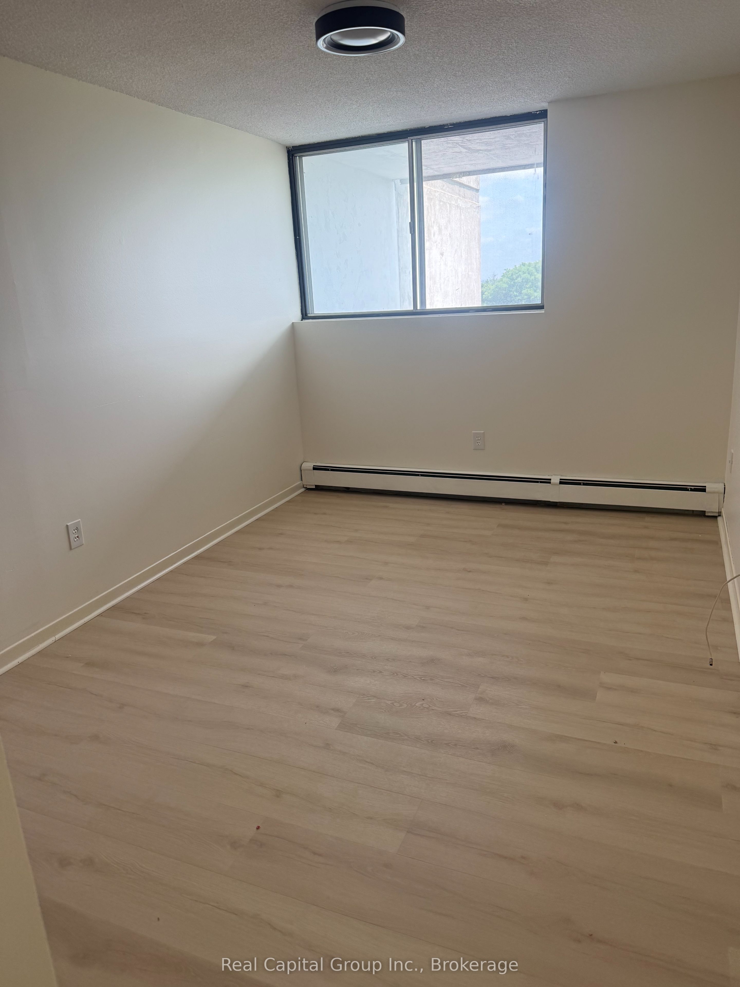 10330 Yonge Street W 615, Richmond Hill, ON L4C 5N1 photo 3