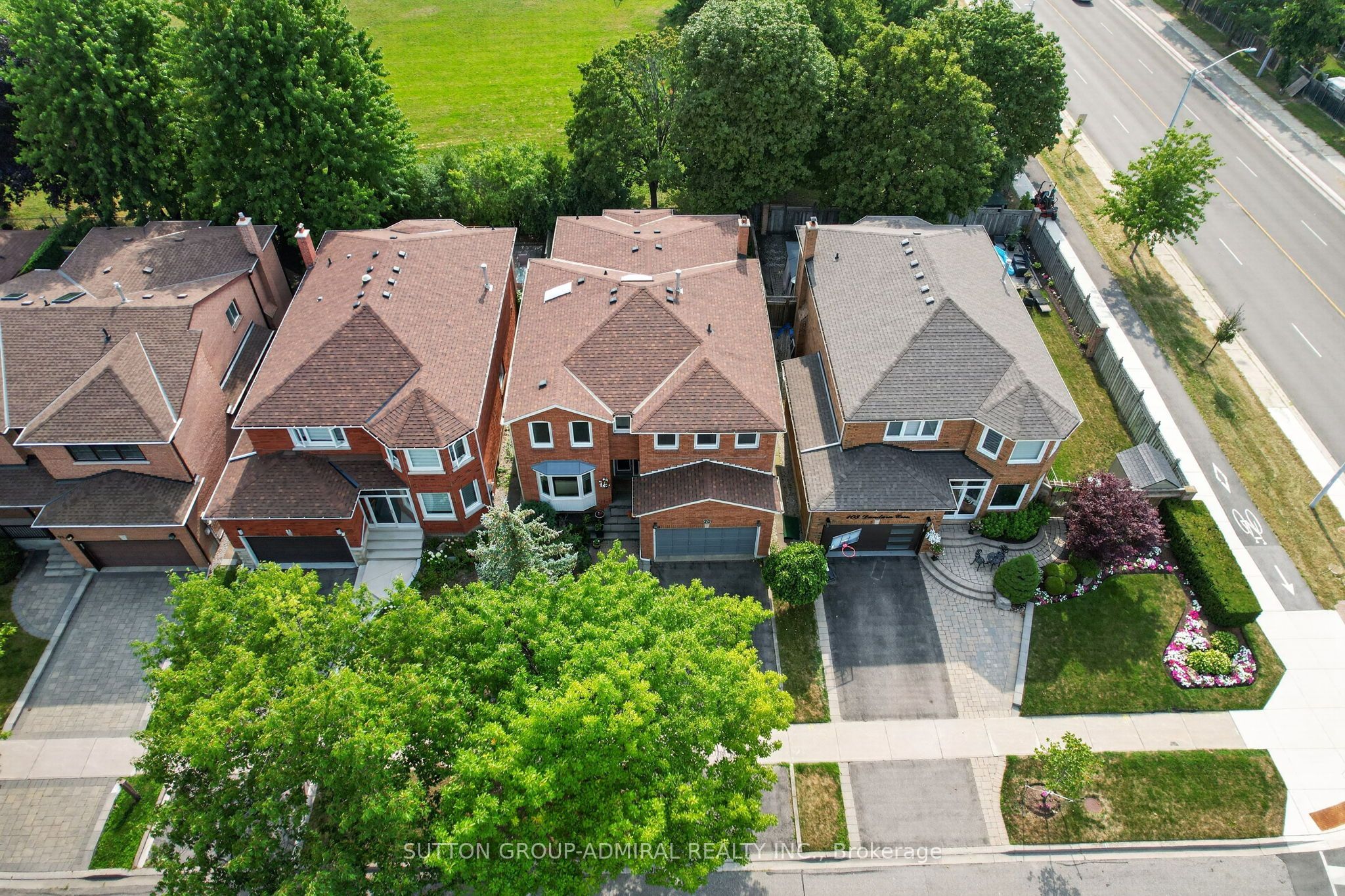 99 Dundurn Crescent, Vaughan, ON L4J 6Z4 photo 2