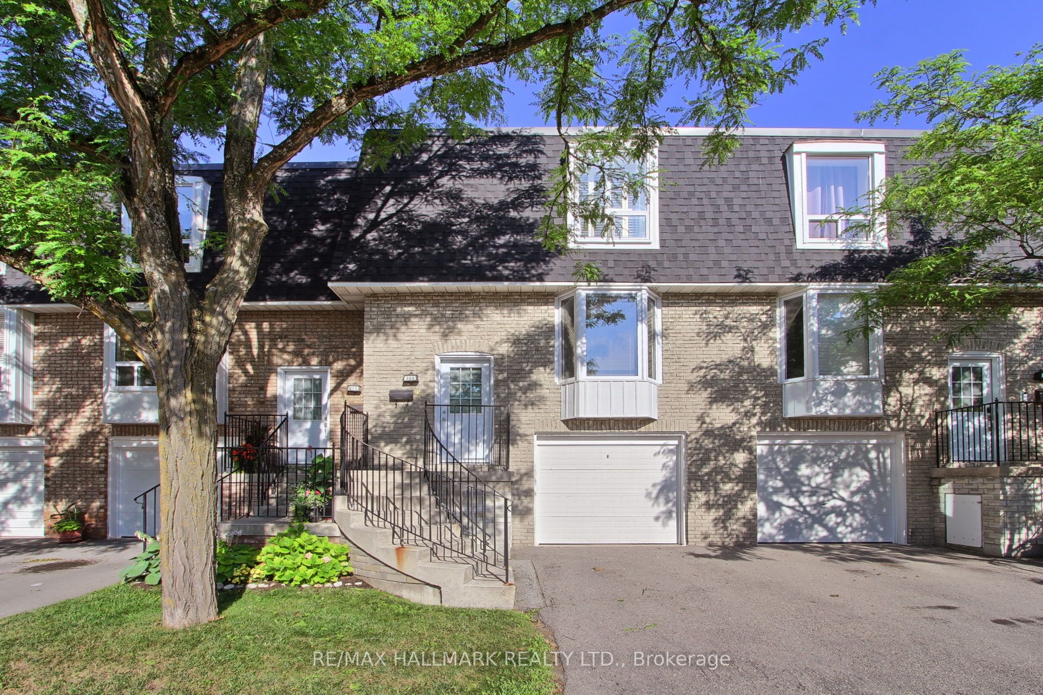 208 Royal Orchard Boulevard 50, Markham, ON L3T 3E7
