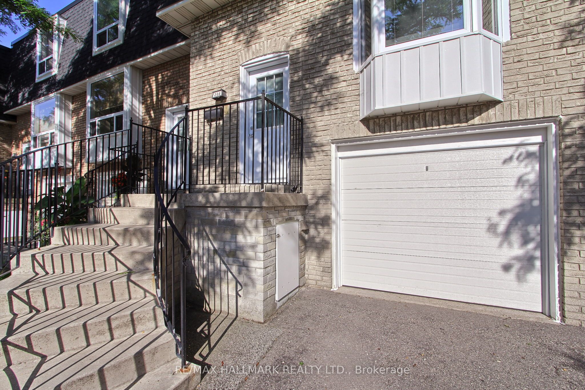 208 Royal Orchard Boulevard 50, Markham, ON L3T 3E7 photo 2