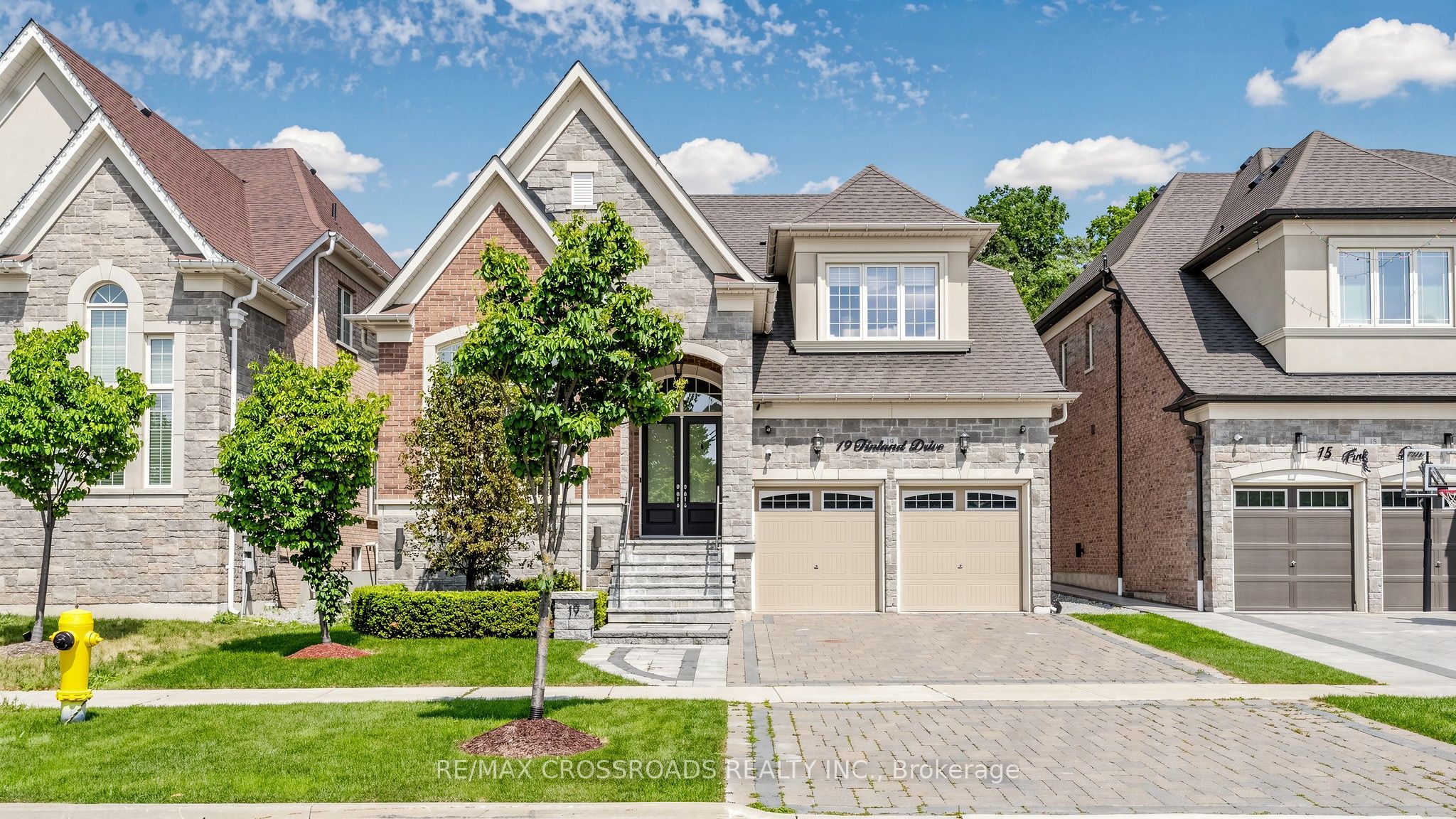 19 Finland Drive, Vaughan, ON L4H 4A2 photo 2