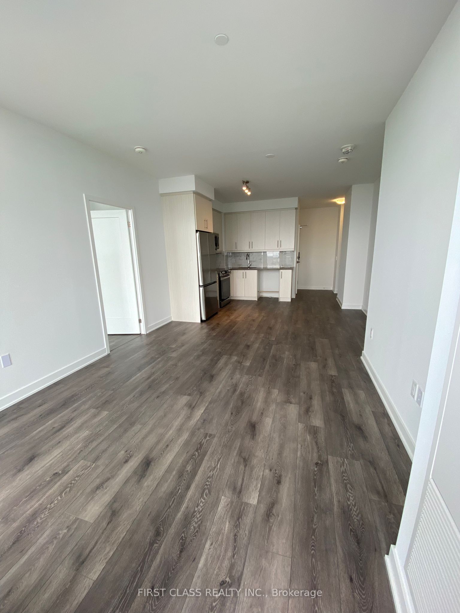 105 Oneida Crescent 2107, Richmond Hill, ON L4B 0H6 photo 2