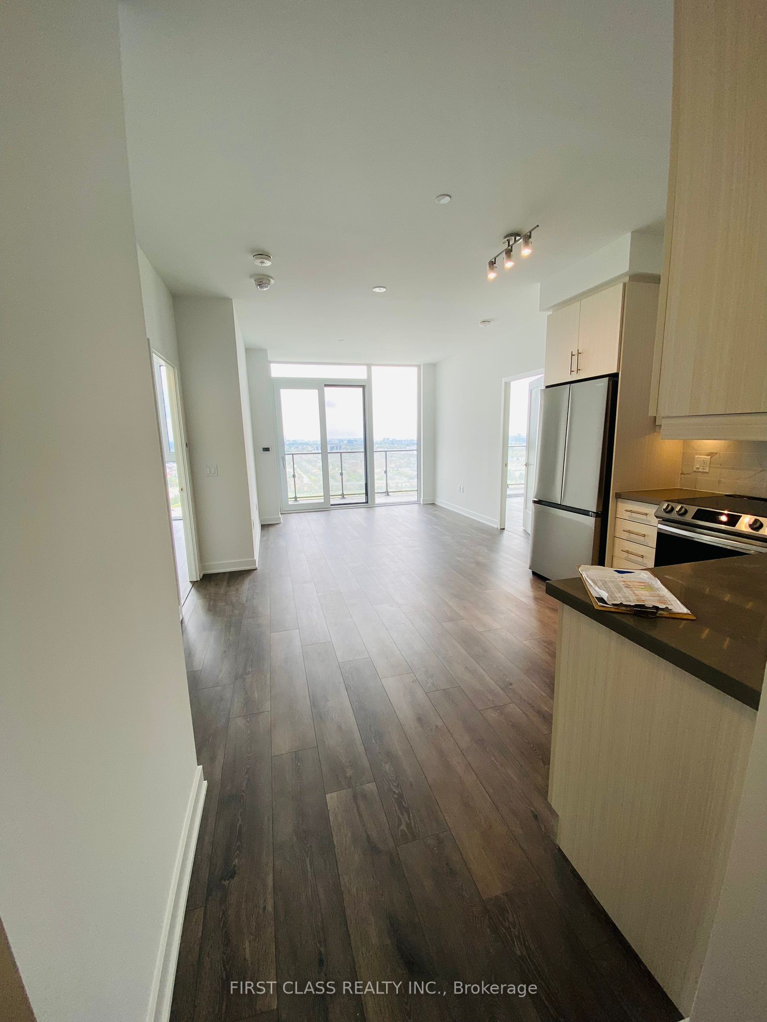 105 Oneida Crescent 2107, Richmond Hill, ON L4B 0H6 photo 3