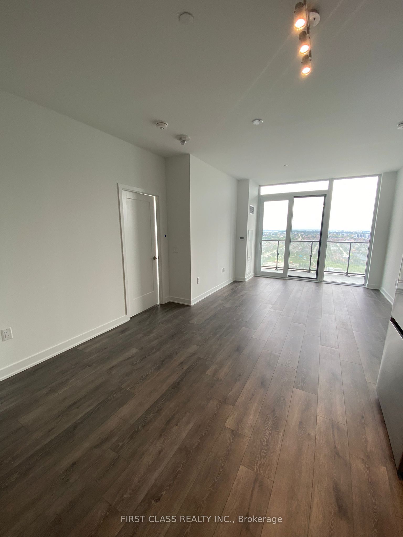 105 Oneida Crescent 2107, Richmond Hill, ON L4B 0H6 photo 4