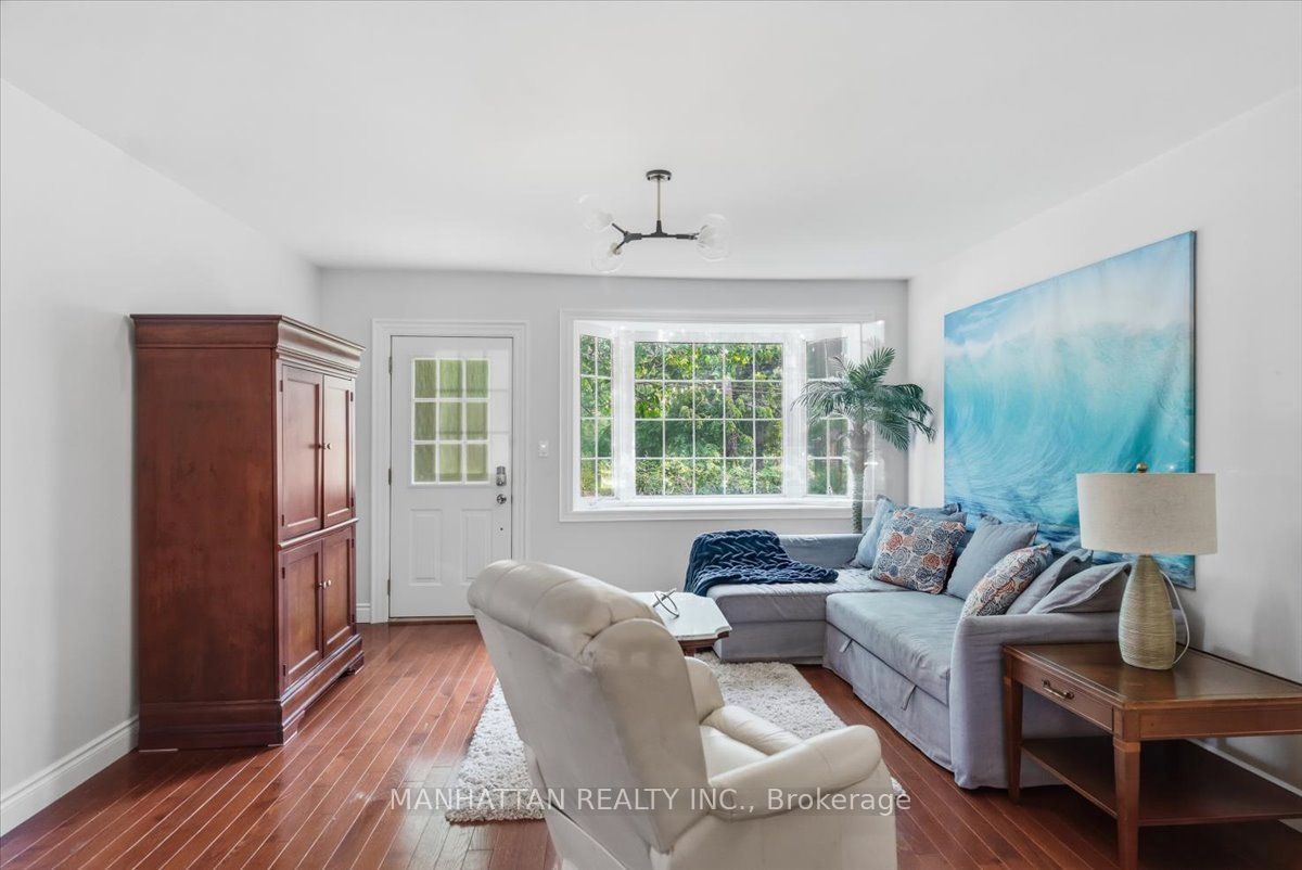 10 Victor Drive, Whitchurch-Stouffville, ON L4A 3G5 photo 4