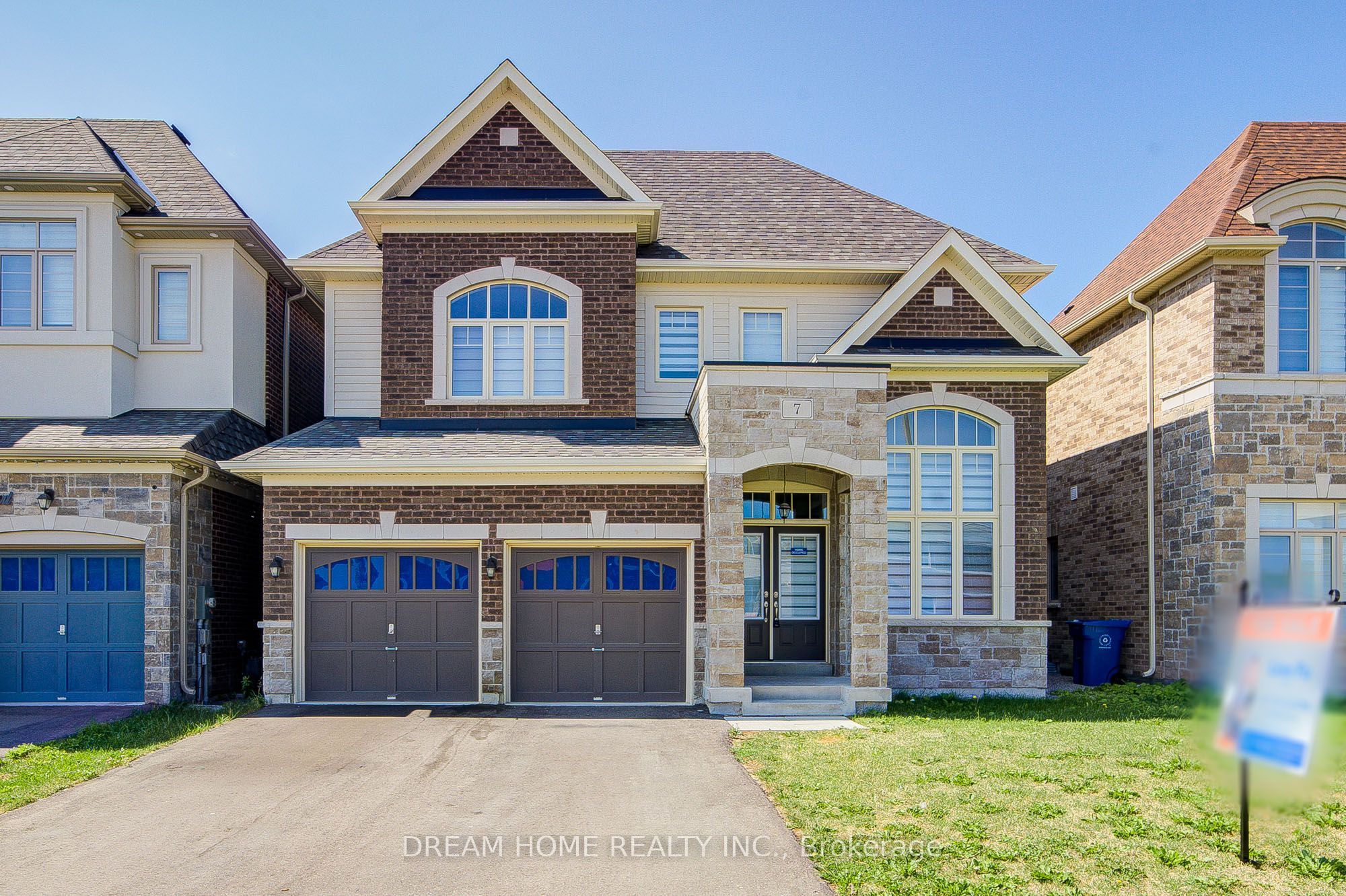 7 Charles White Court, East Gwillimbury, ON L9N 0T7 photo 3