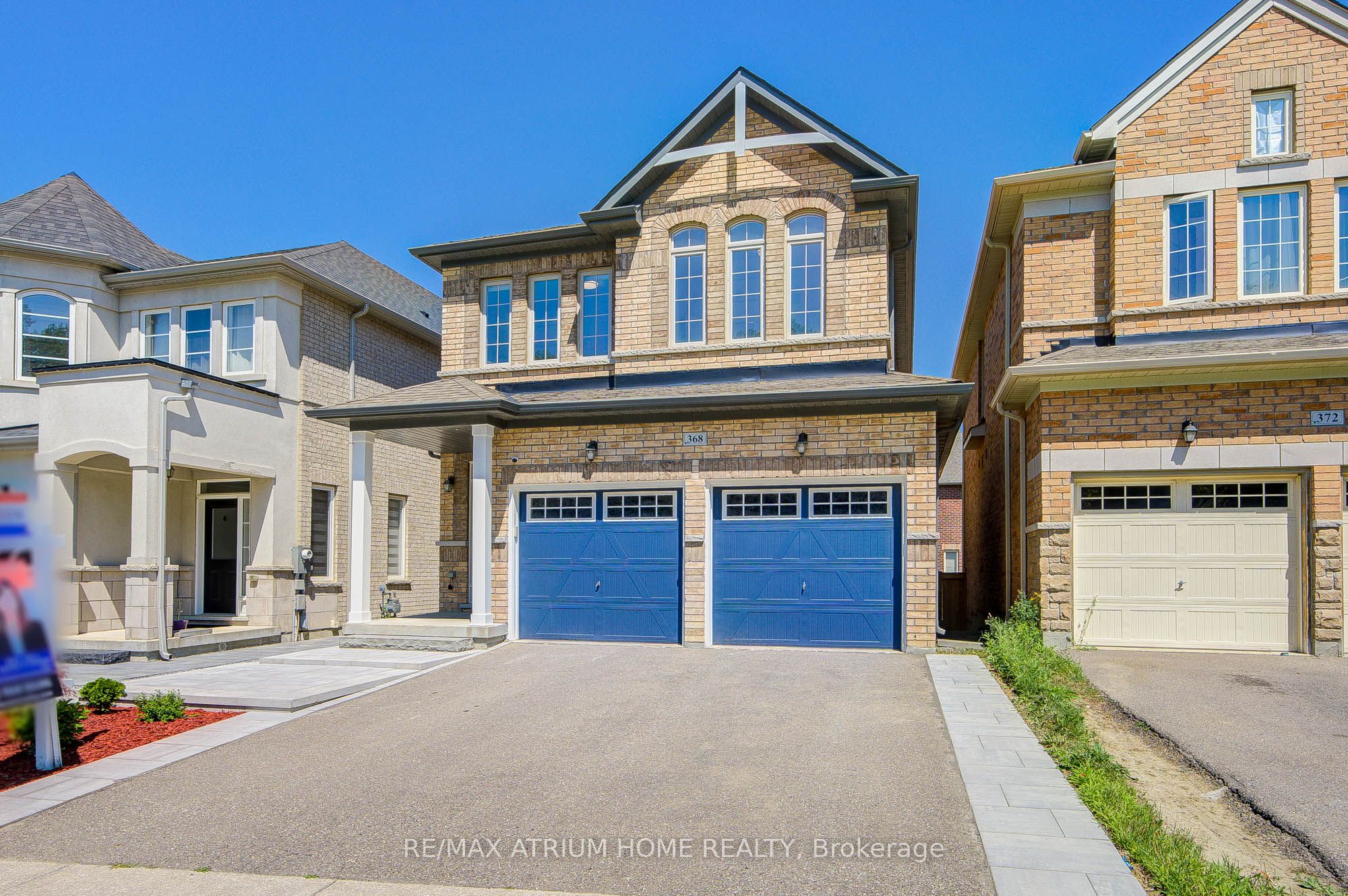 368 Roy Harper Avenue, Aurora, ON L4G 1A6