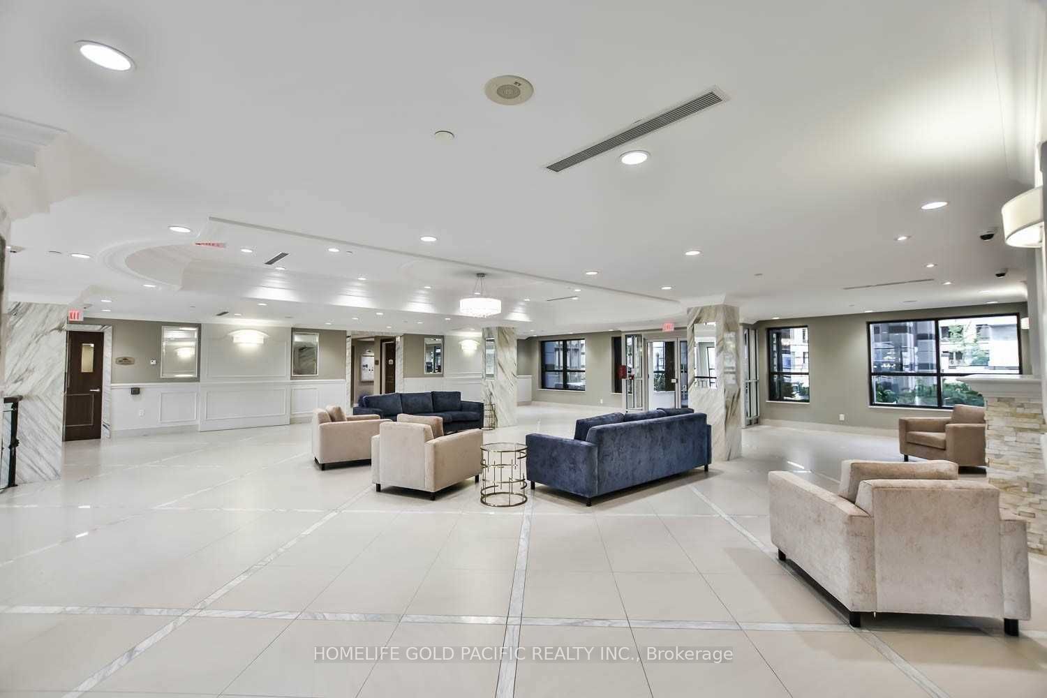 38 Cedarland Drive 1807, Markham, ON L6G 1C7 photo 3