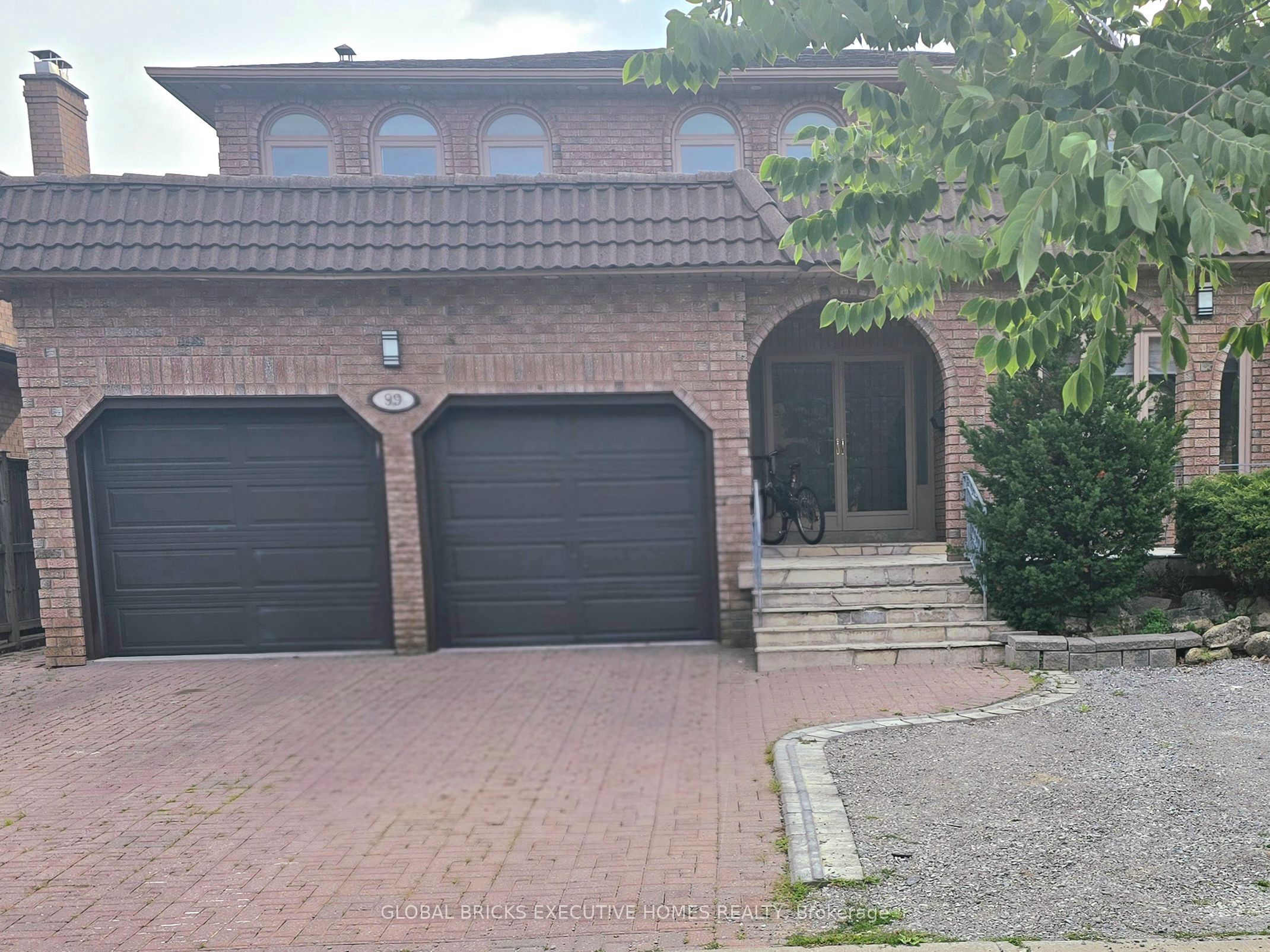 99 Benjamin Drive, Vaughan, ON L4L 1H7