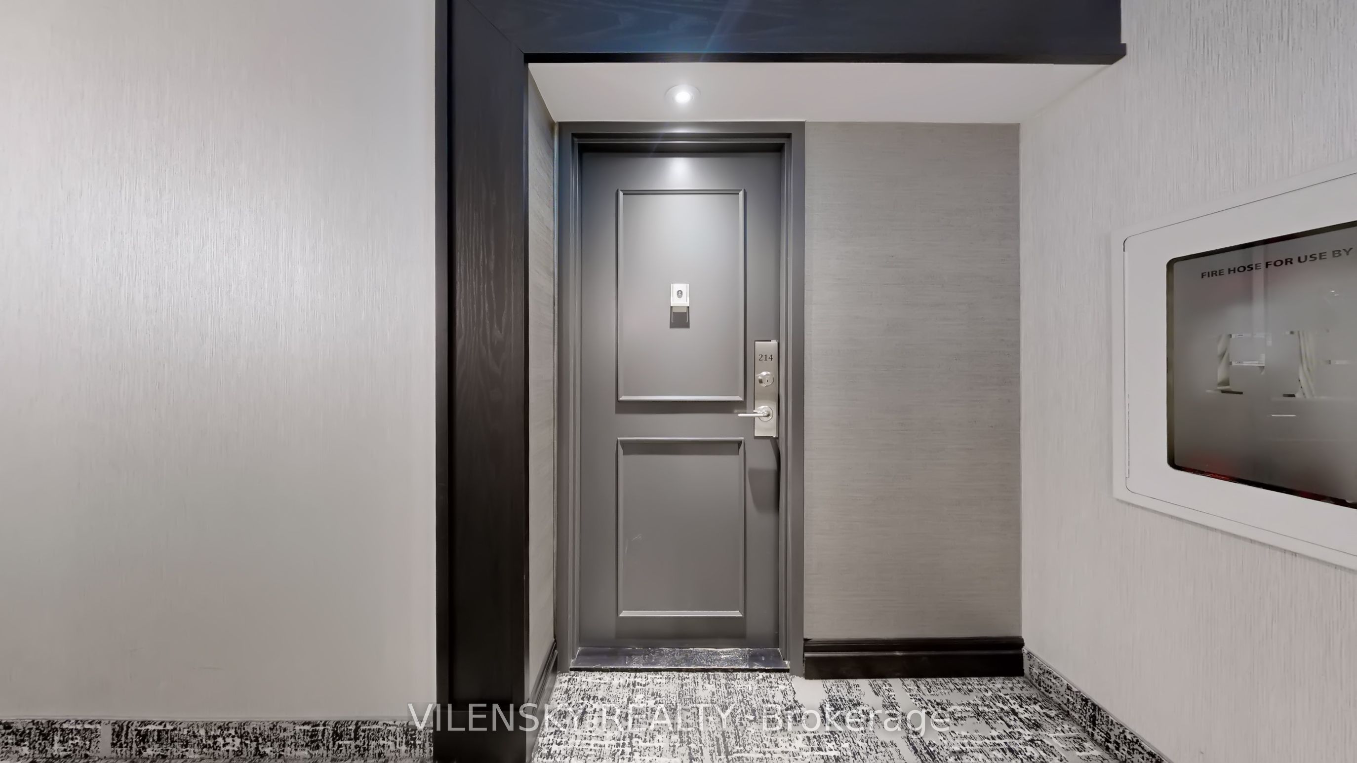 7460 Bathurst Street 214, Vaughan, ON L4J 7K9 photo 4