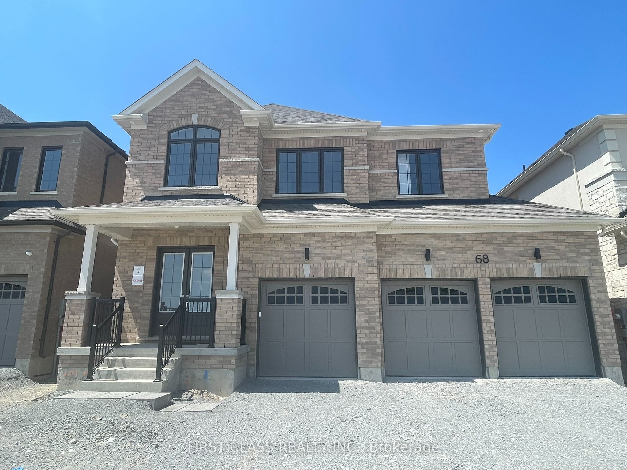 68 Thomas Smith Street, Georgina, ON L4P 0T8