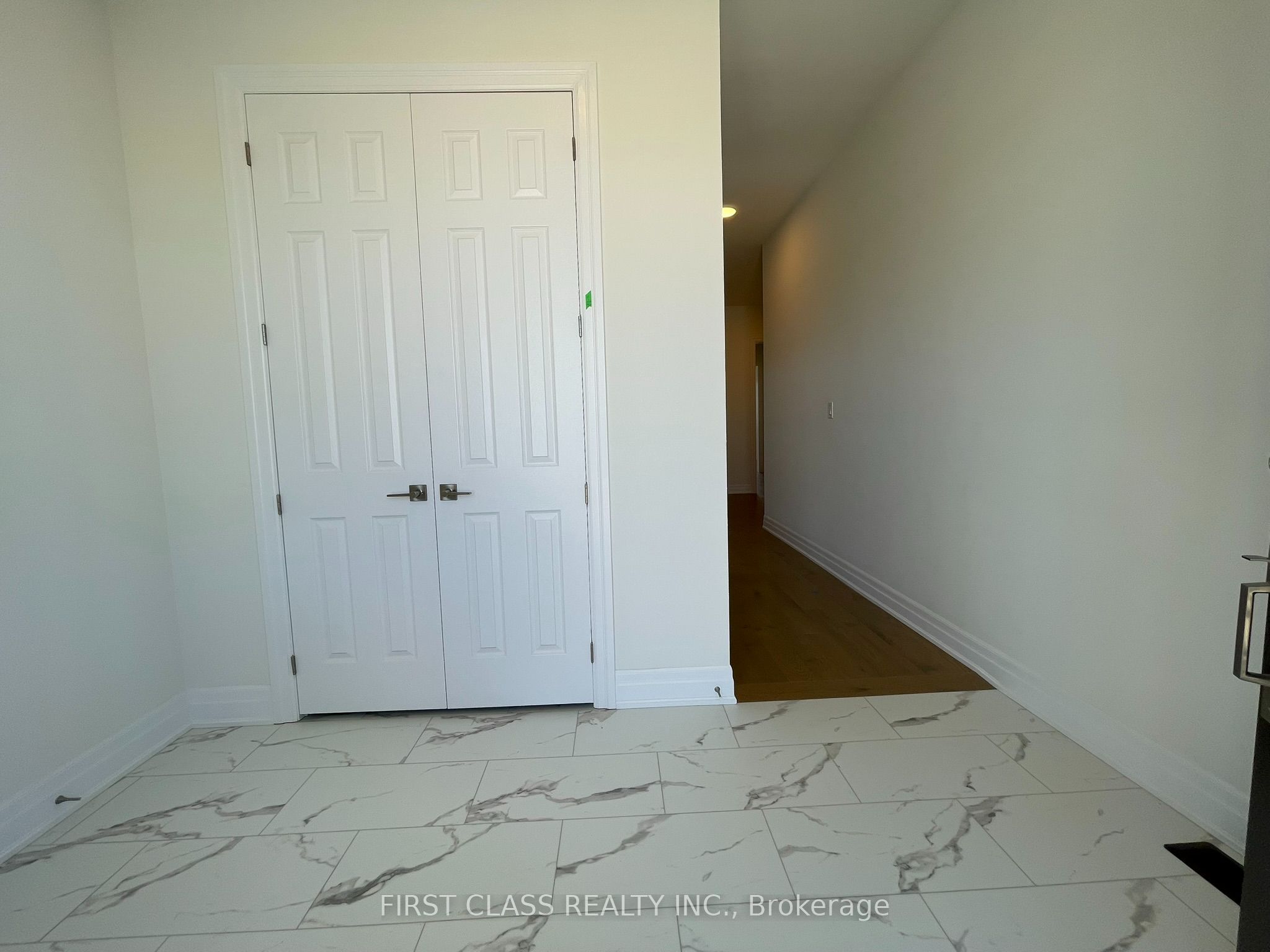 68 Thomas Smith Street, Georgina, ON L4P 0T8 photo 3