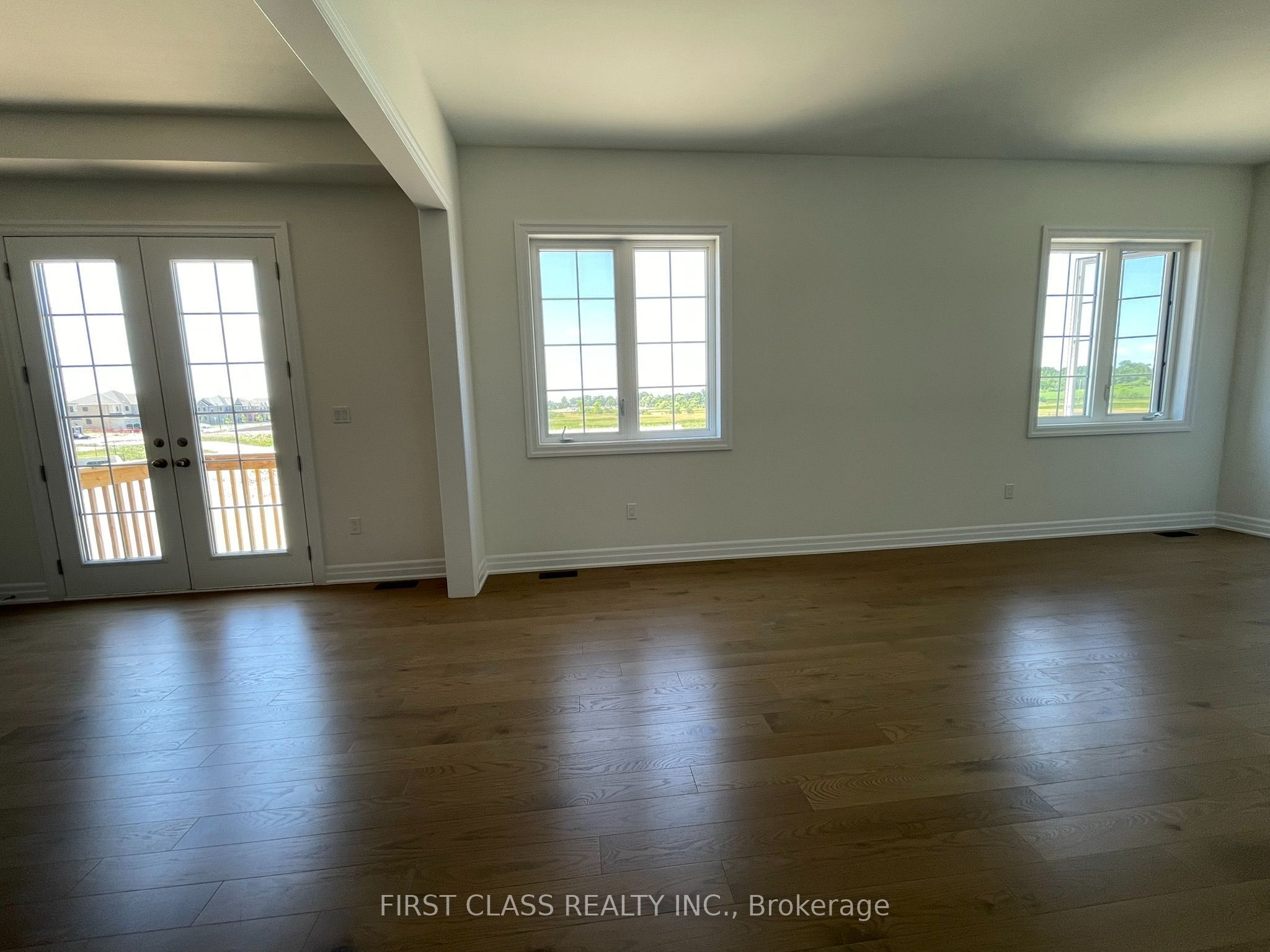 68 Thomas Smith Street, Georgina, ON L4P 0T8 photo 4