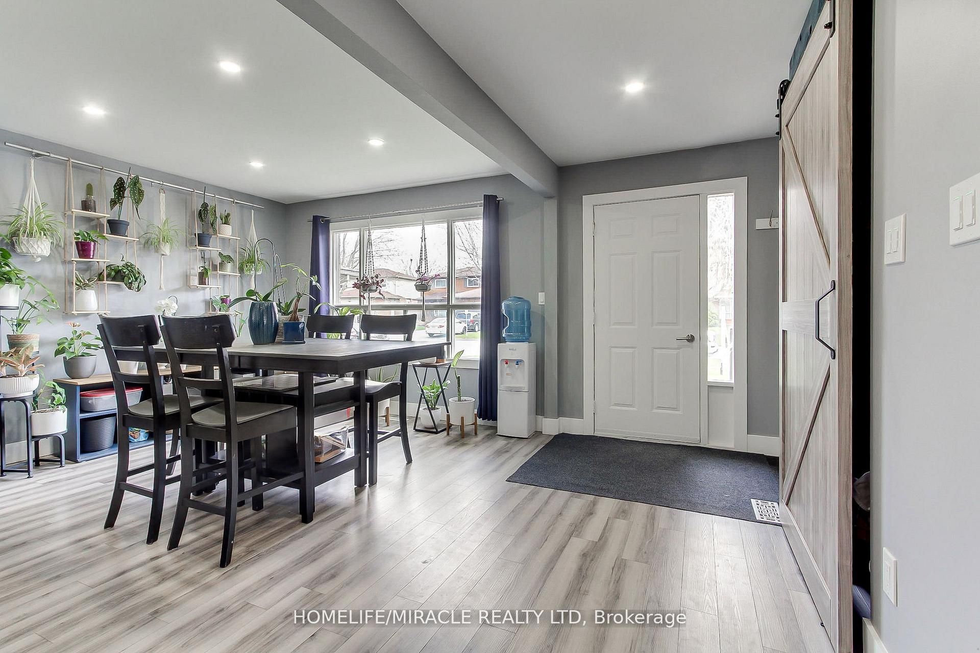 30 Northgate Drive, Bradford West Gwillimbury, ON L3Z 2H5 photo 5