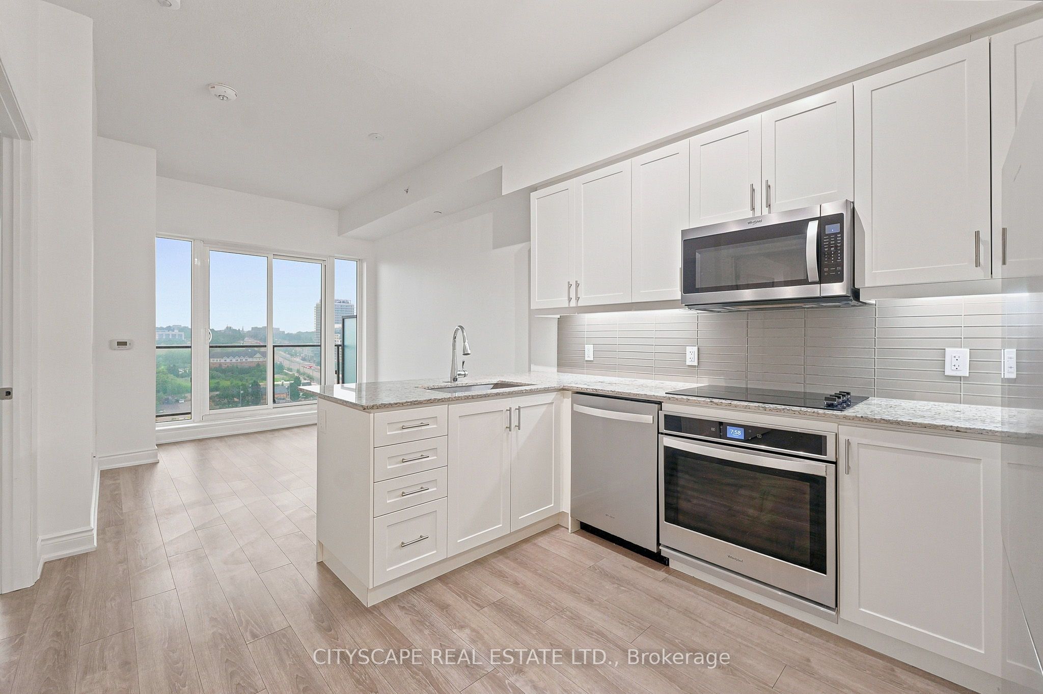 9618 Yonge Street 1210, Richmond Hill, ON L4C 0X5 photo 2