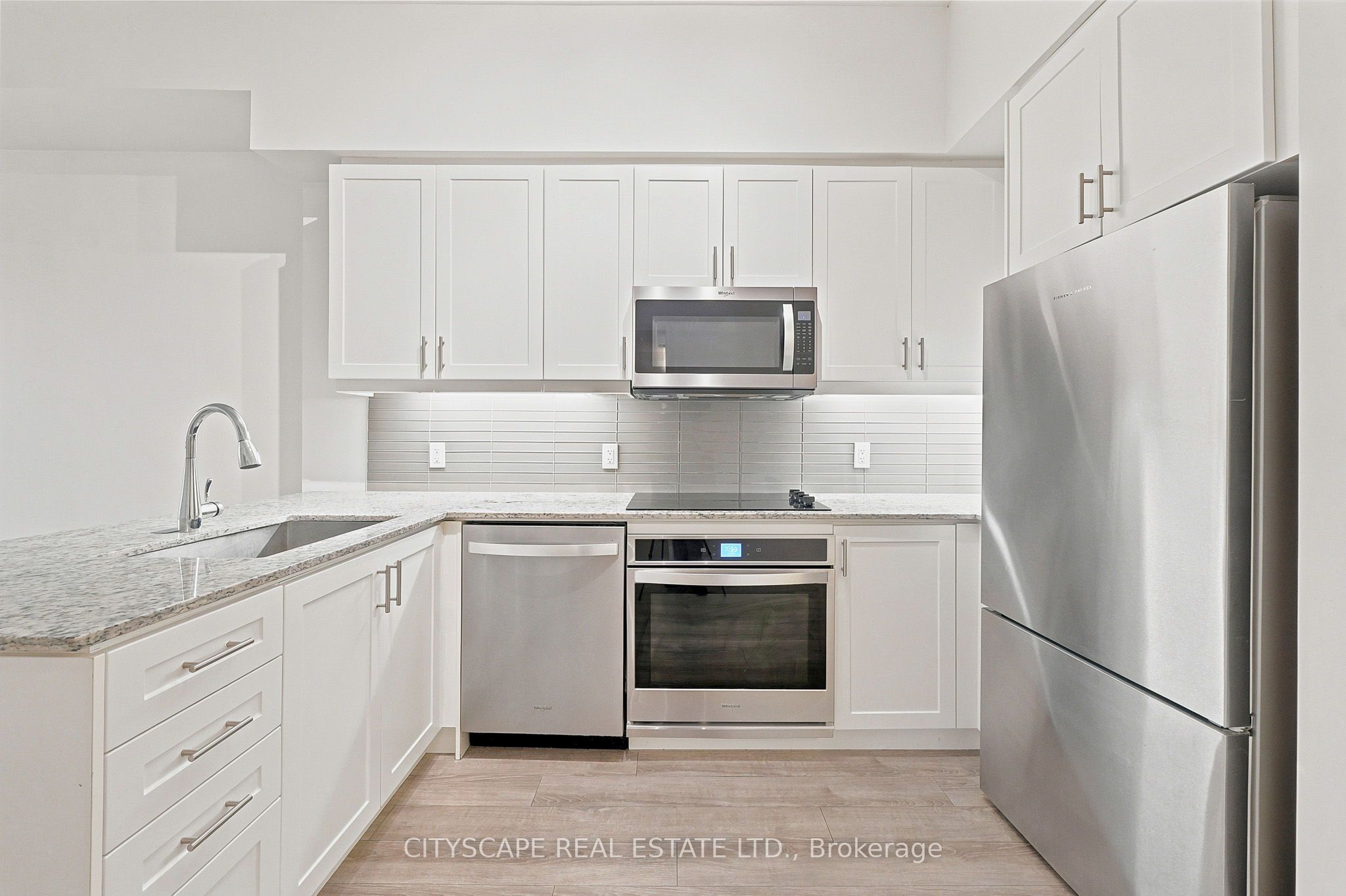 9618 Yonge Street 1210, Richmond Hill, ON L4C 0X5 photo 3