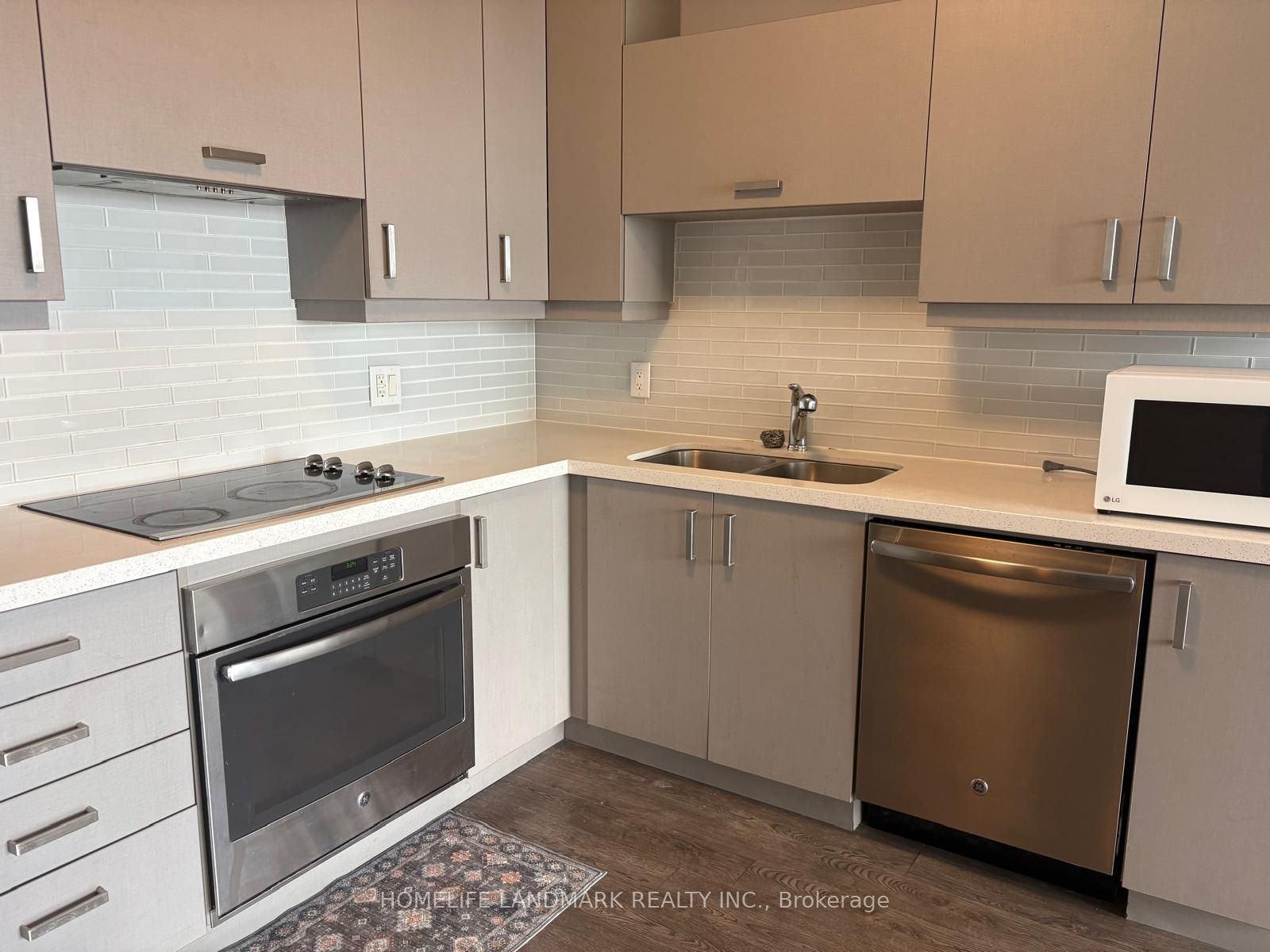 28 Uptown Drive 616, Markham, ON L3R 5M8 photo 3