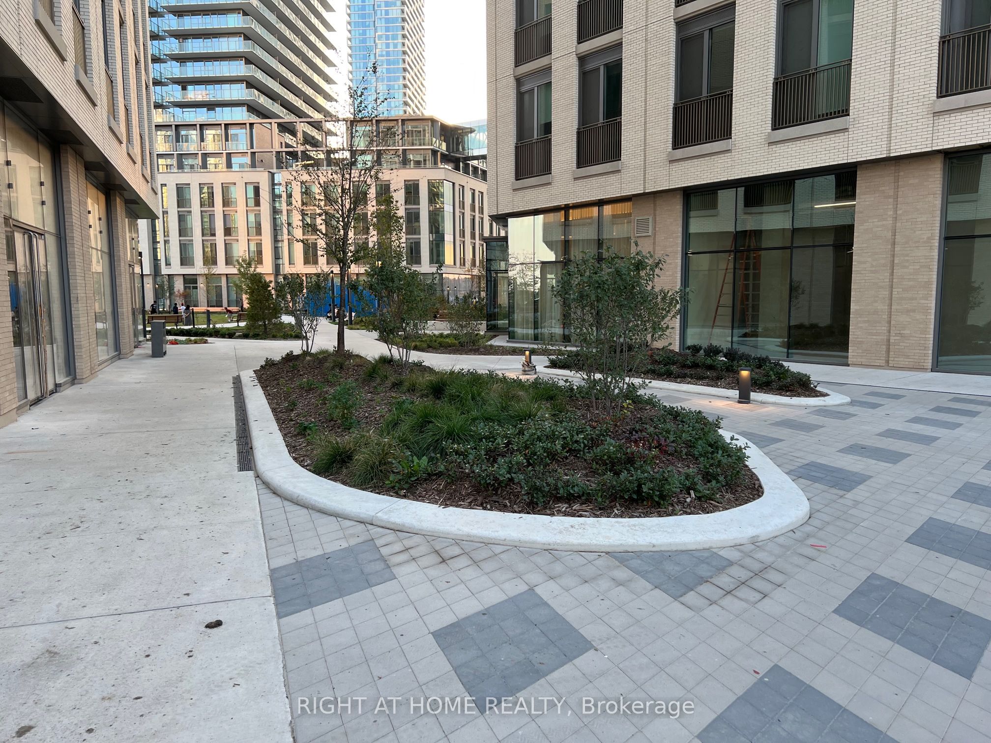 7890 Jane Street 3107, Vaughan, ON L4K 0K9 photo 3