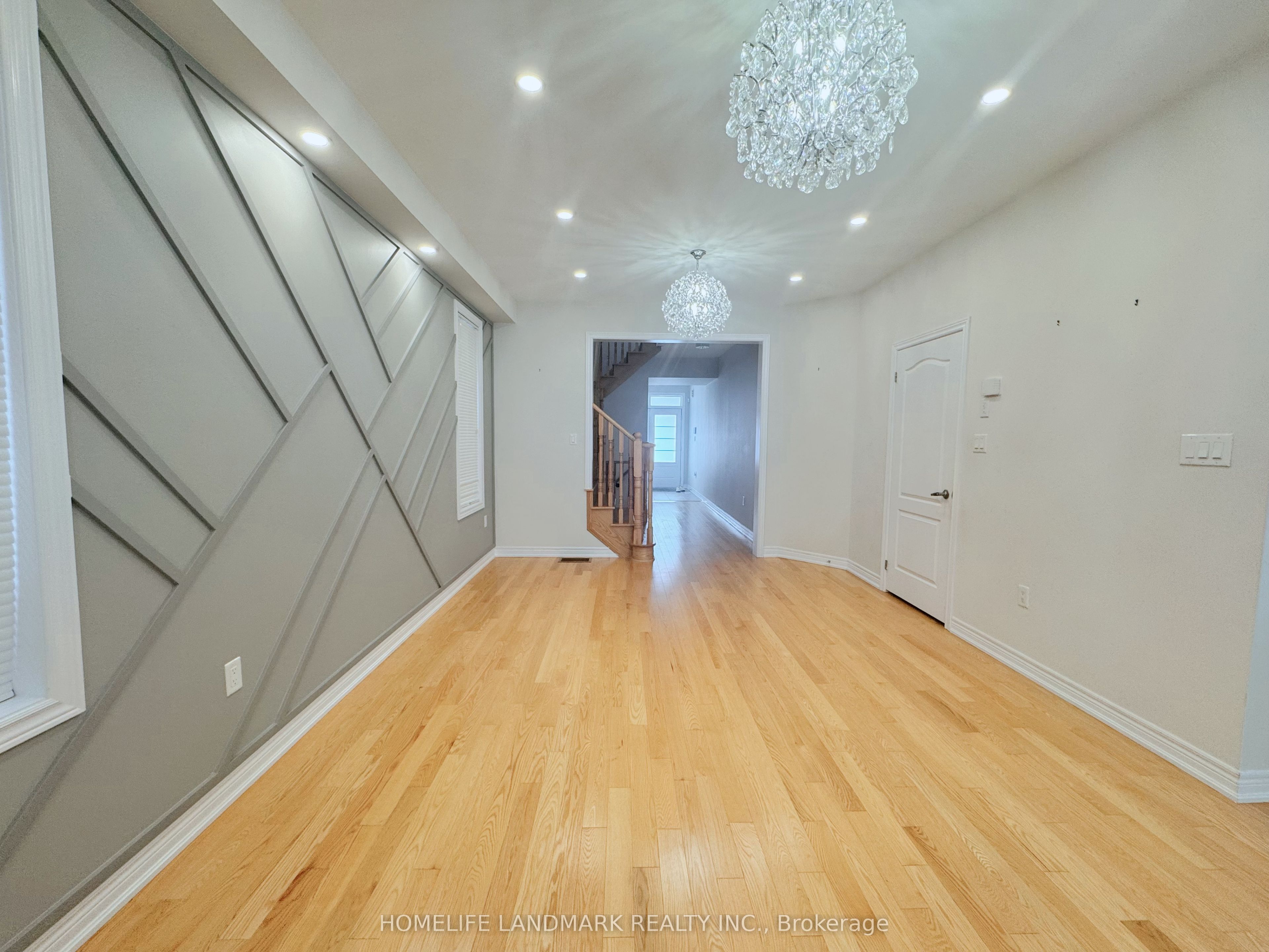 36 Applegate Drive, East Gwillimbury, ON L9N 0R2 photo 3