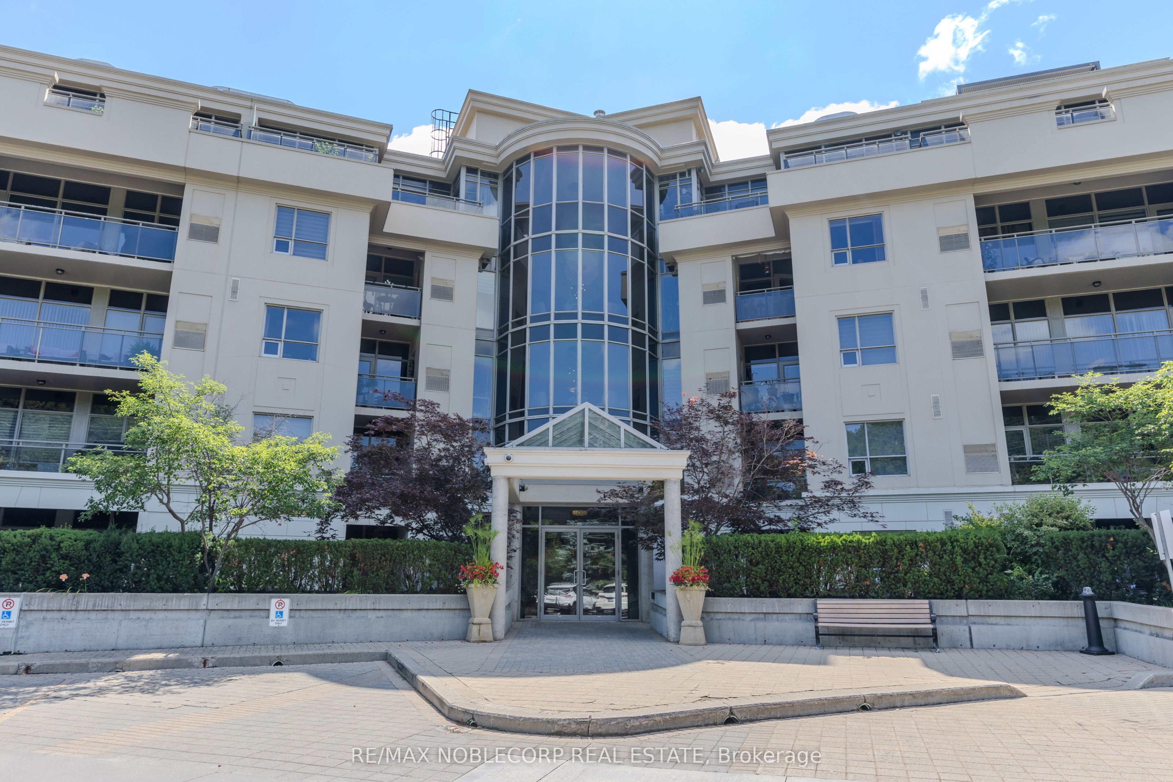 8201 Islington Avenue 105, Vaughan, ON L4L 9S6 photo 3
