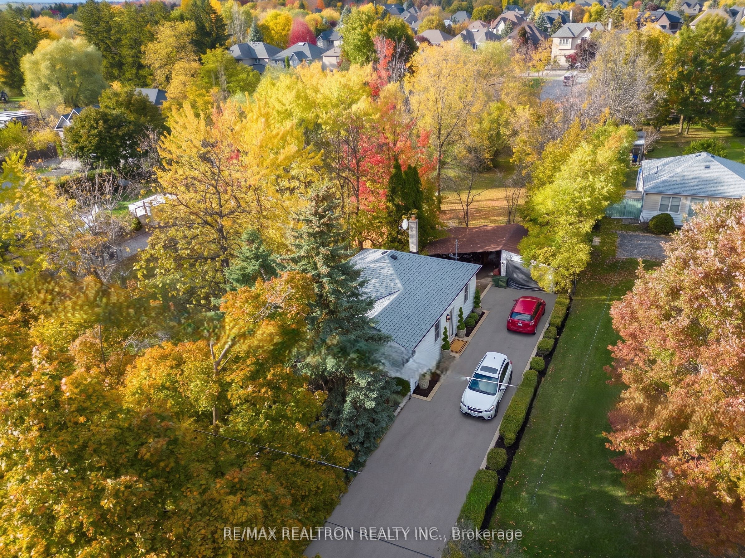 162 Weldrick Road W, Richmond Hill, ON L4C 3V1 photo 2