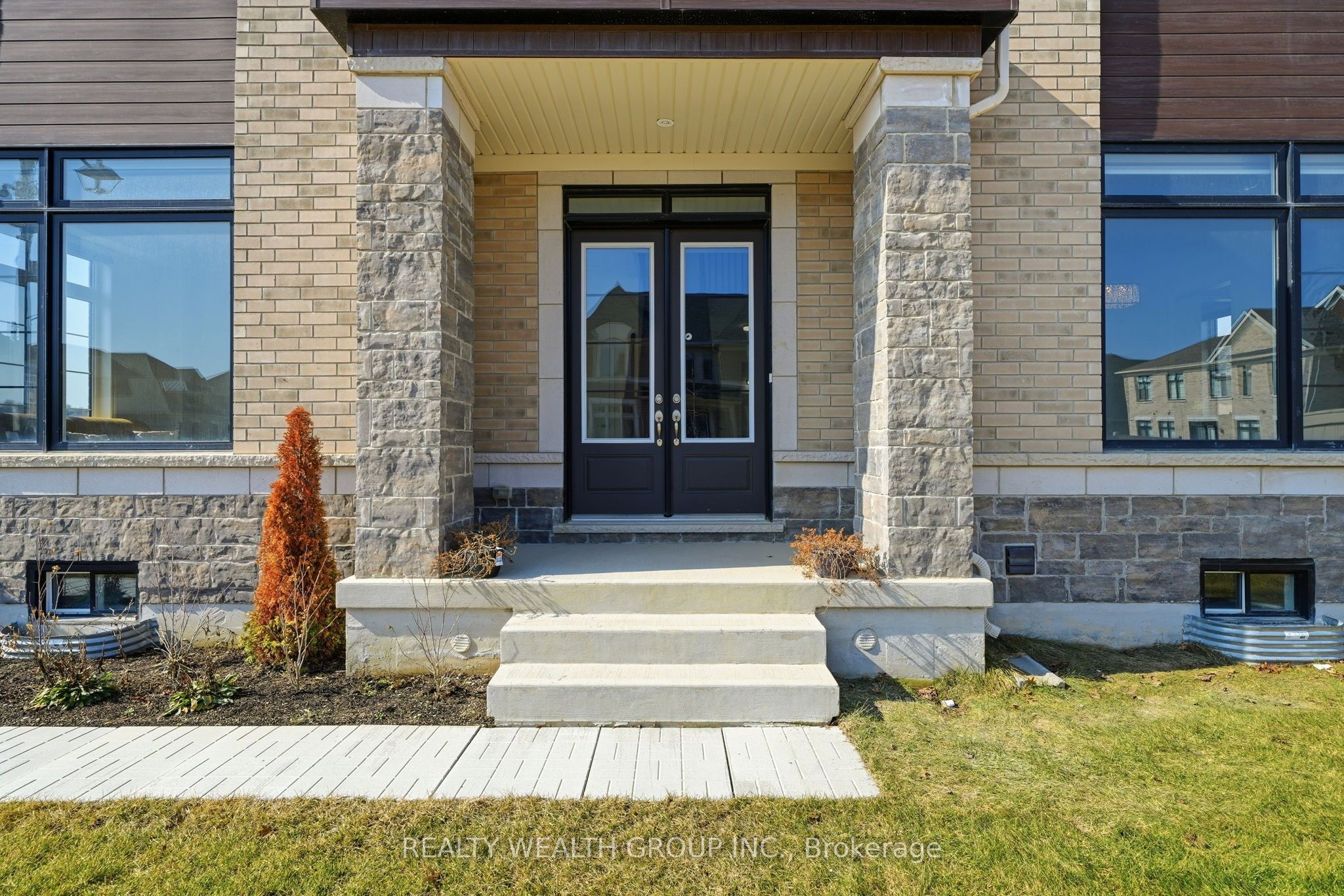 20 Magnolia Avenue, Adjala-Tosorontio, ON L0G 1W0 photo 3