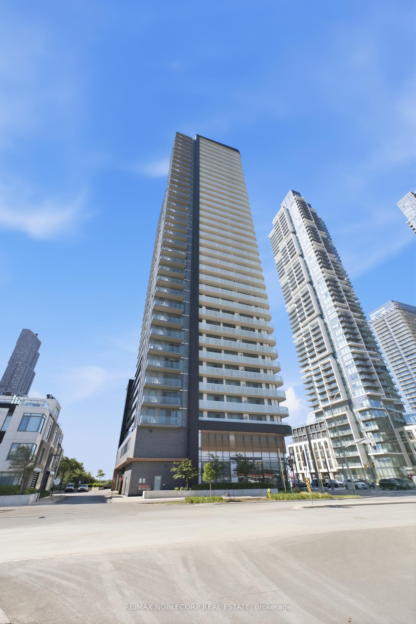 7895 Jane Street 308, Vaughan, ON L4K 0K2 photo 4