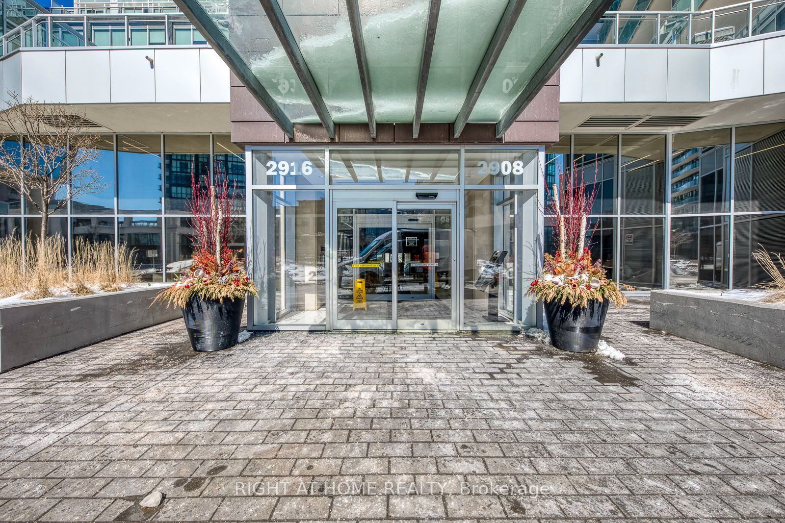 2916 Highway 7 Road 3202, Vaughan, ON L4K 0K6