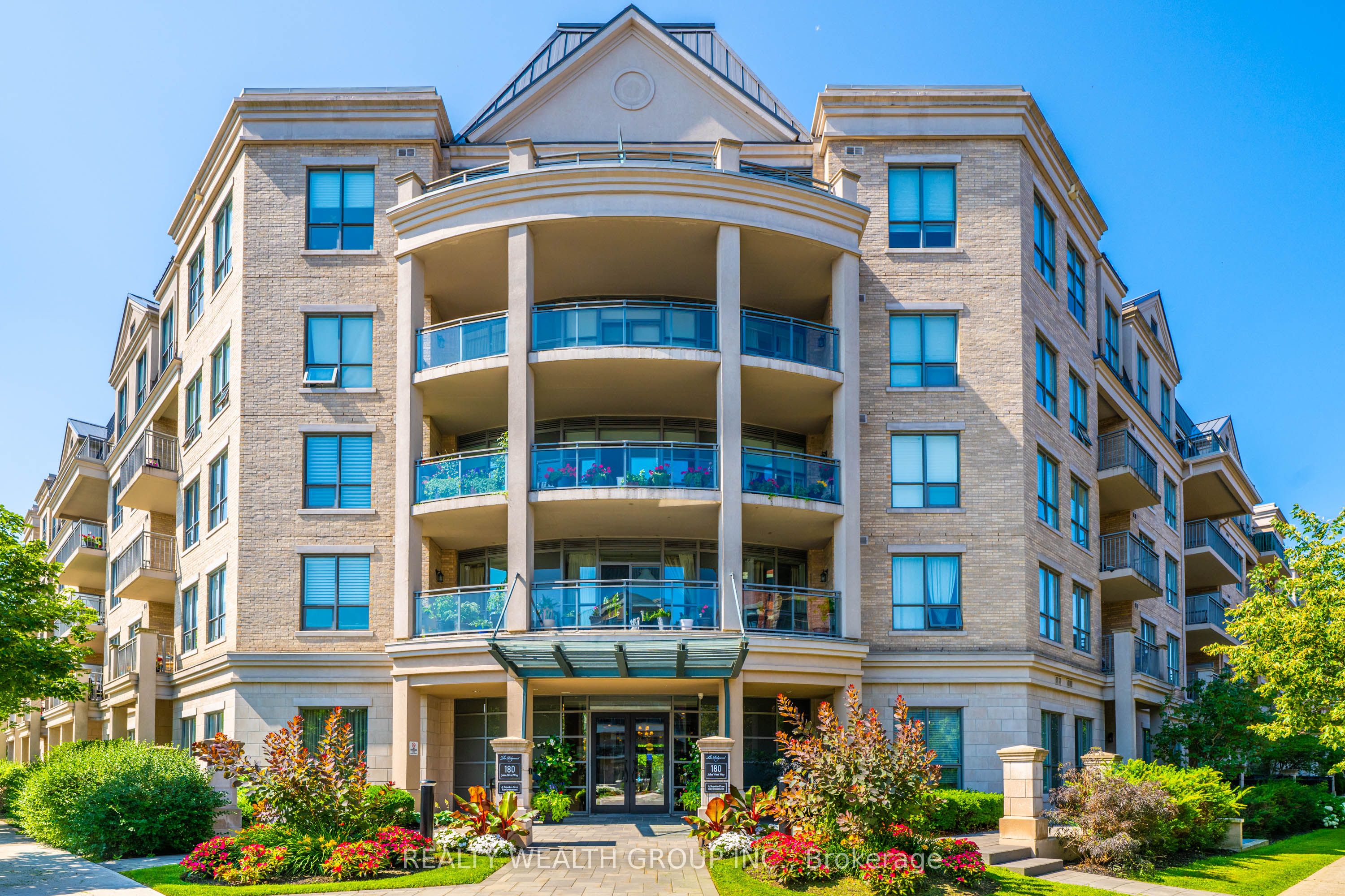 180 John West Way 108, Aurora, ON L4G 0R3