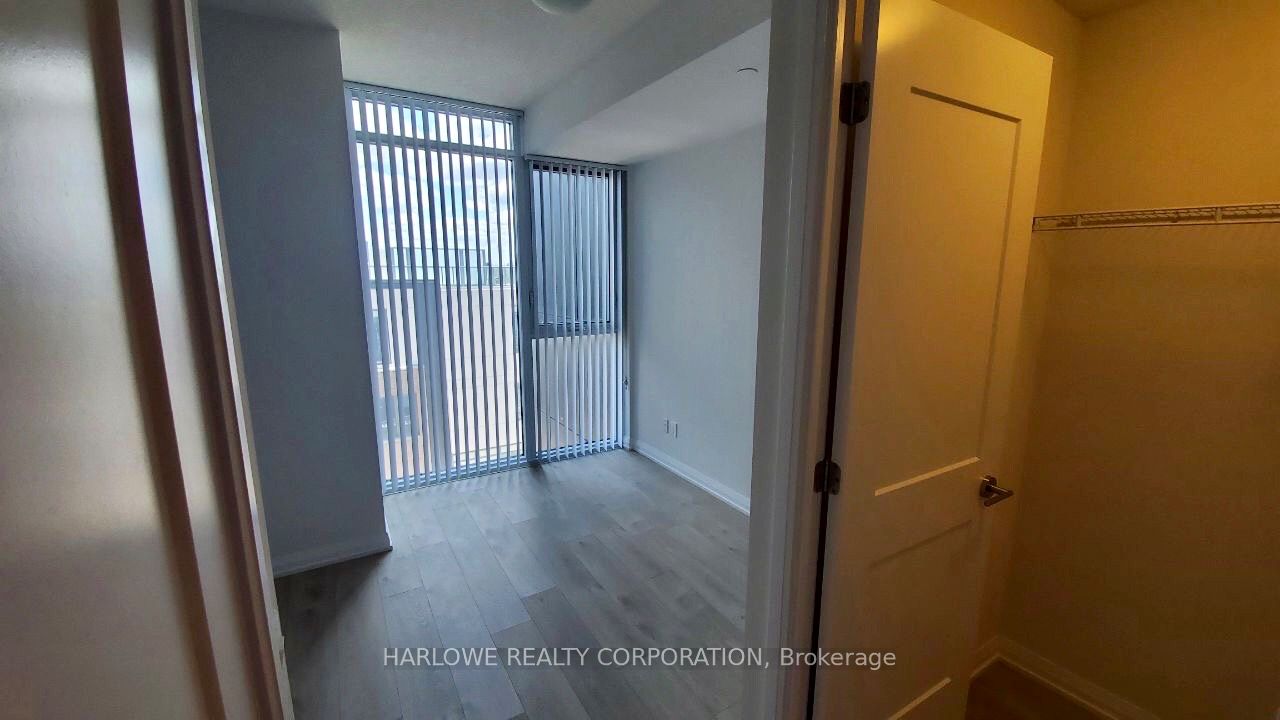 7895 Jane Street 203, Vaughan, ON L4K 0K2 photo 3