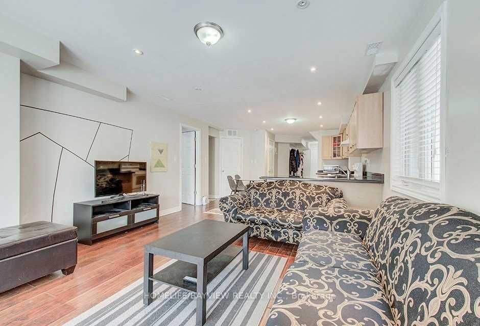 67 Woodbury Crescent S, Newmarket, ON L3X 2T2 photo 2