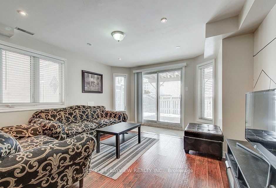 67 Woodbury Crescent S, Newmarket, ON L3X 2T2 photo 3